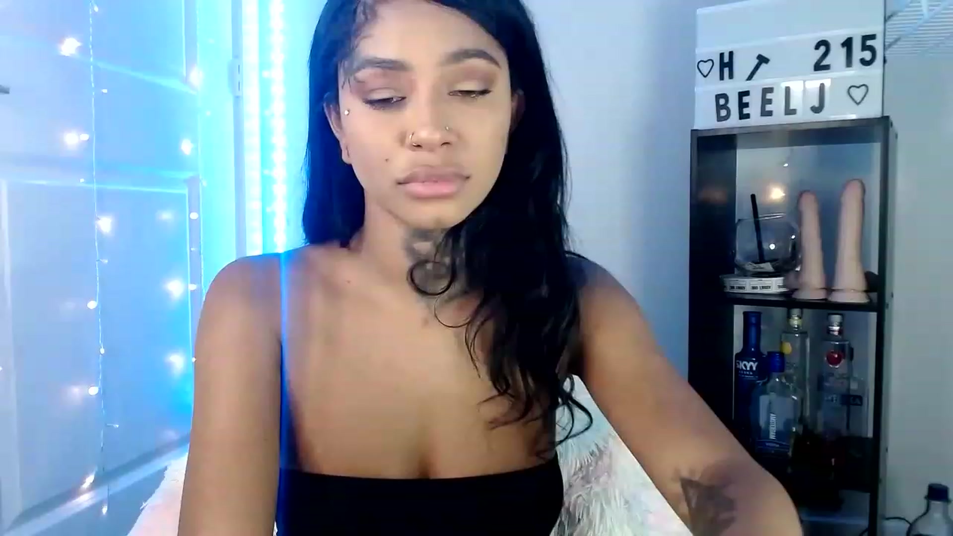 Gallery image thumbnail from Ashleeighh's myfreecams stream on, 06/19/2023, 05:09 image 10 of 20