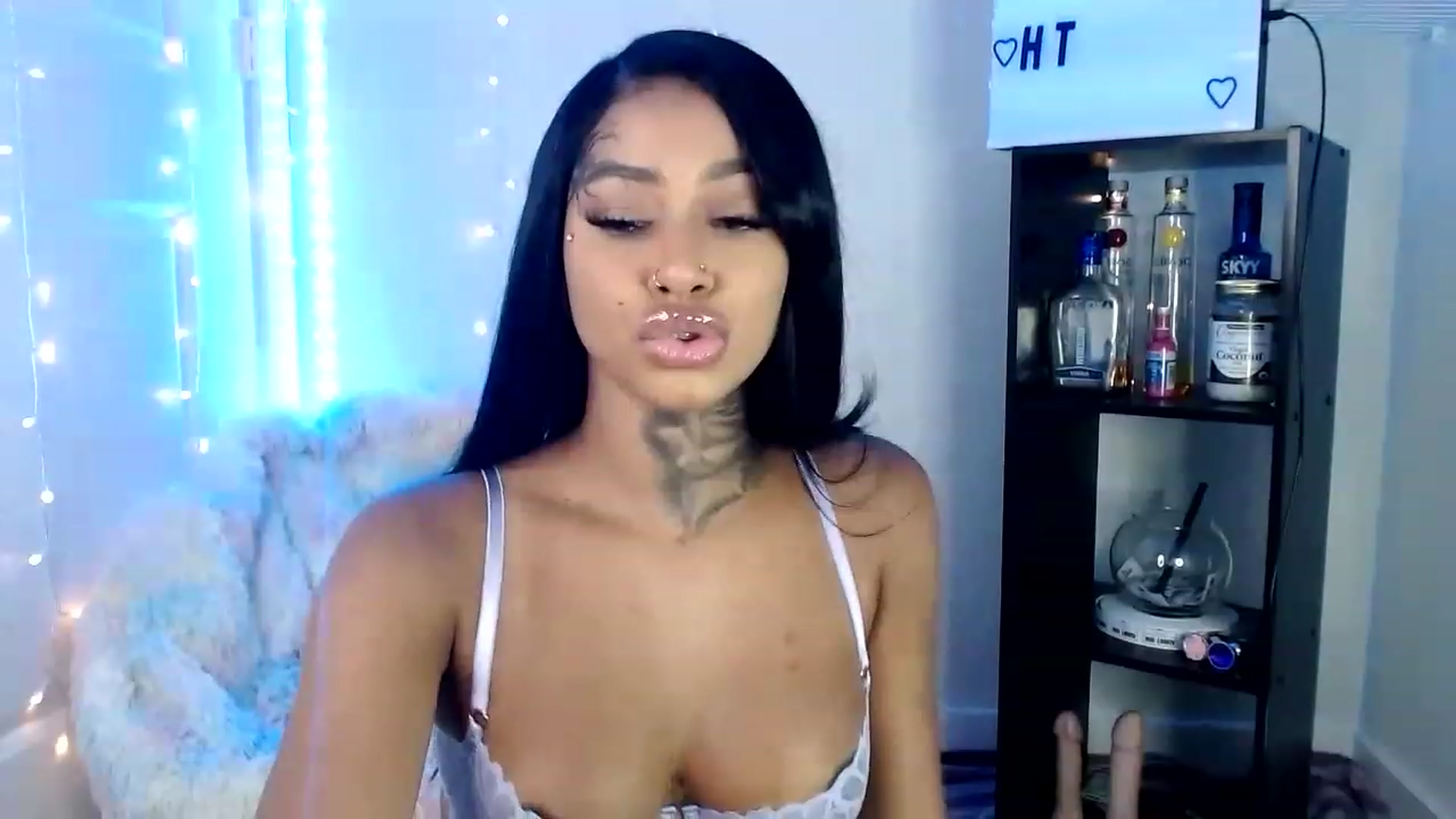Gallery image thumbnail from Ashleeighh's myfreecams stream on, 06/21/2023, 04:05 image 2 of 20