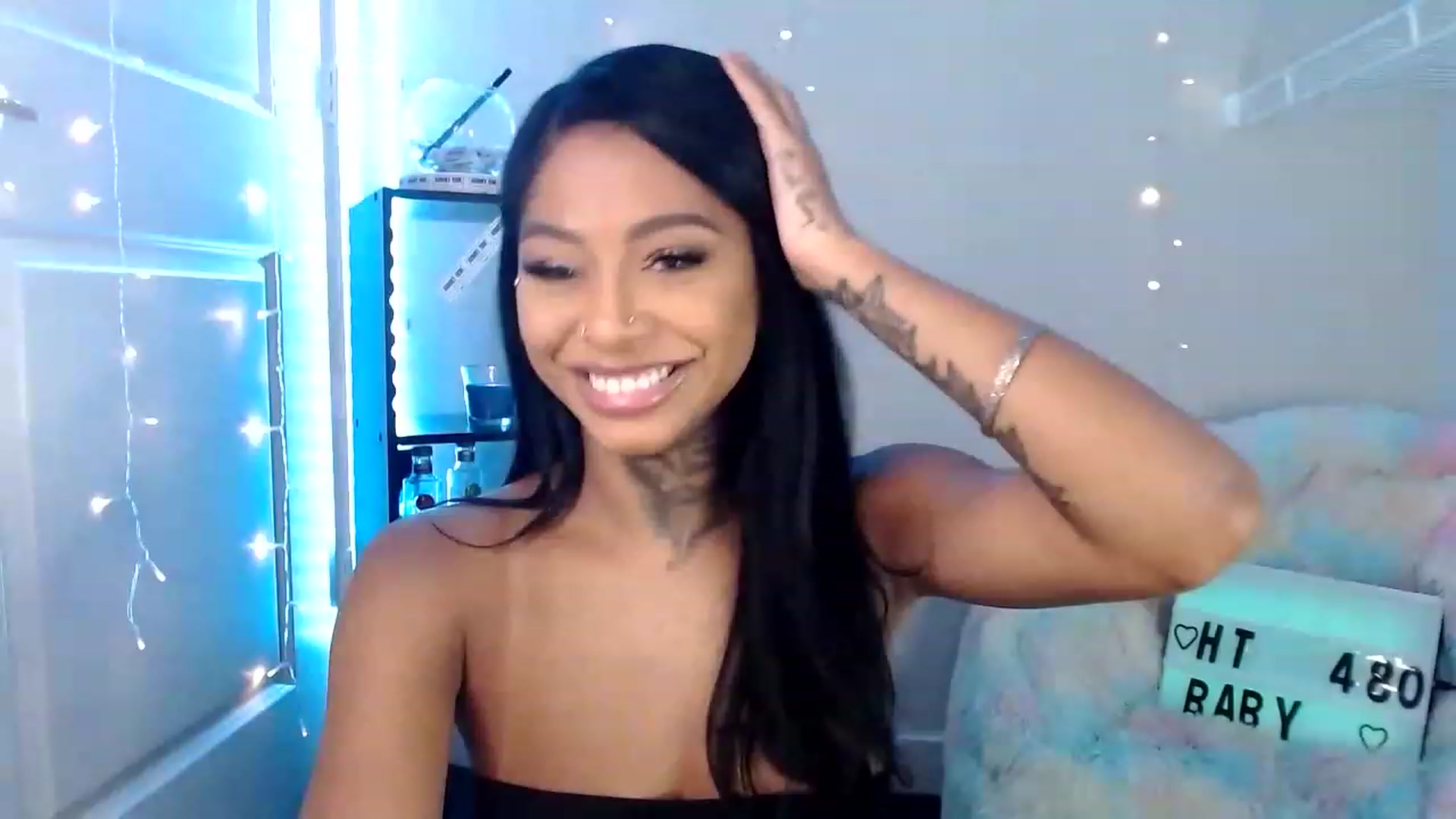 Gallery image thumbnail from Ashleeighh's myfreecams stream on, 06/26/2023, 21:26 image 3 of 20