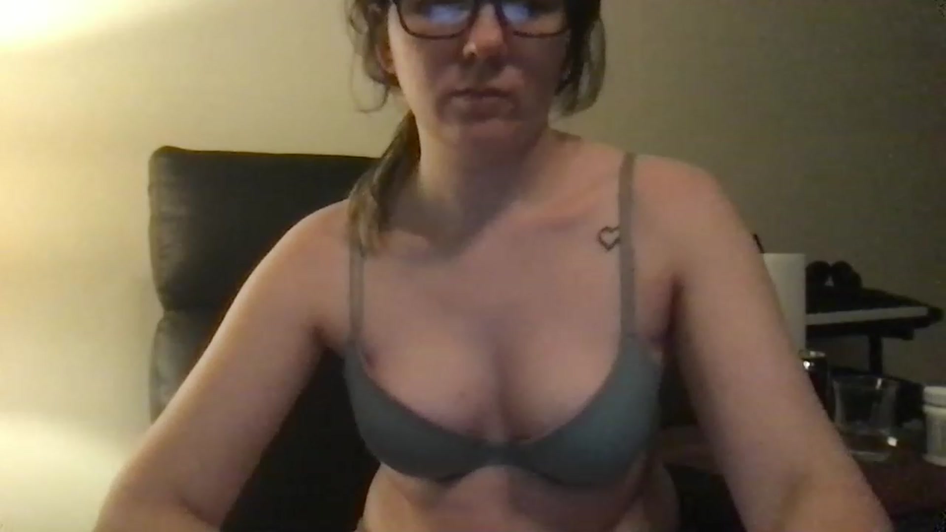 Gallery image thumbnail from AshleighPink's myfreecams stream on, 11/25/2022, 11:07 image 10 of 20