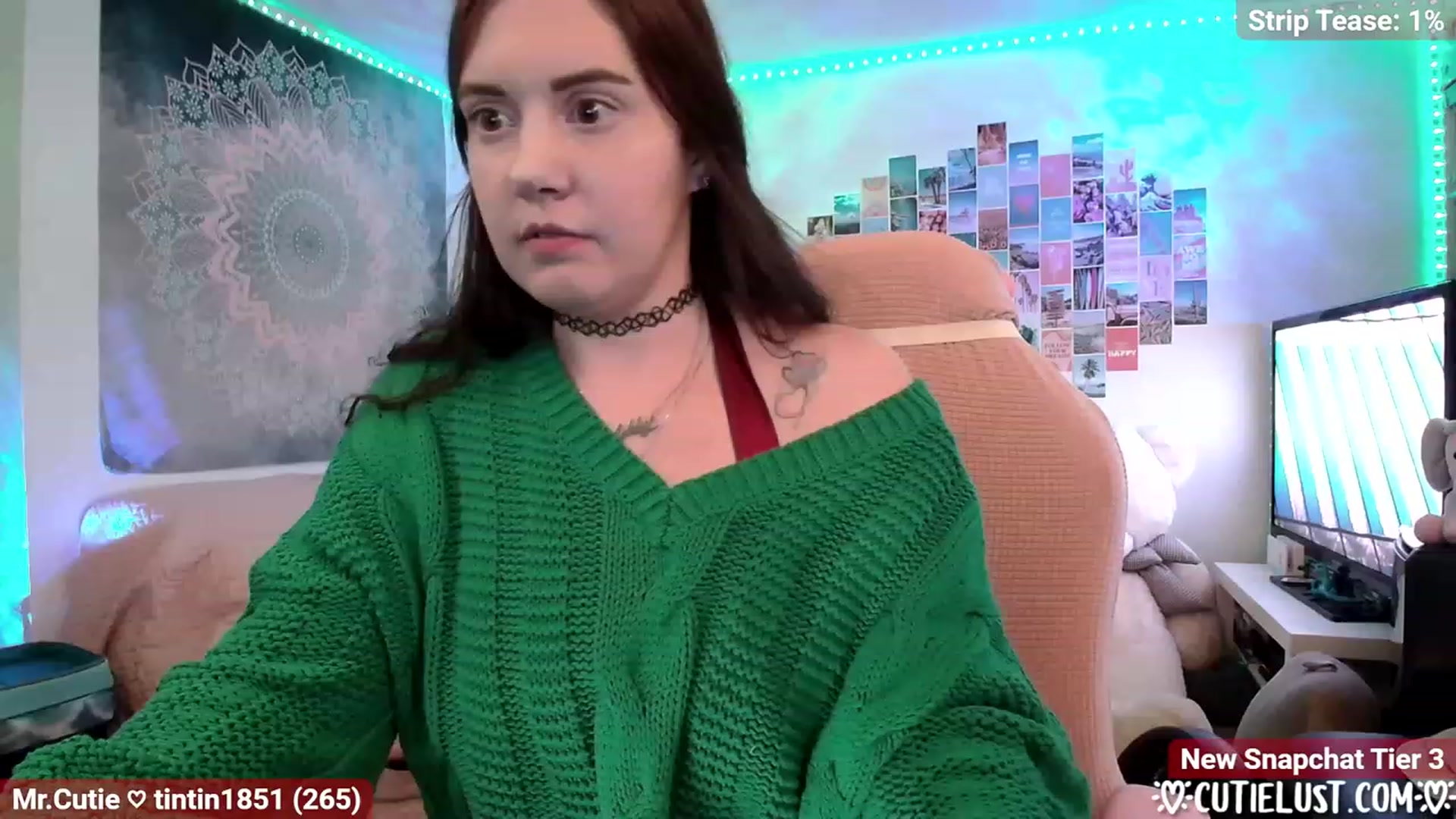 Gallery image thumbnail from Ashley's myfreecams stream on, 12/24/2022, 07:23 image 5 of 20