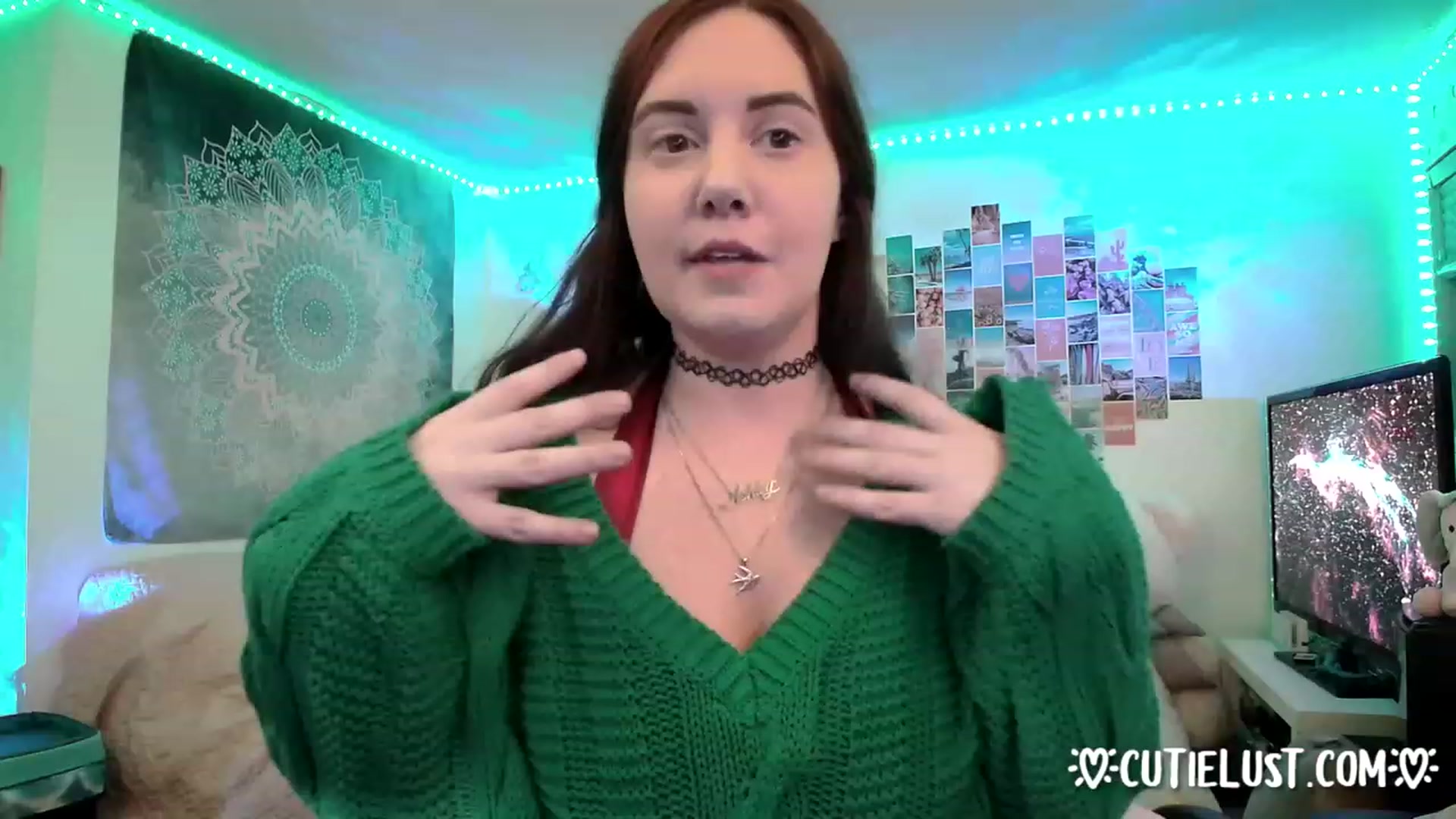 Gallery image thumbnail from Ashley's myfreecams stream on, 12/24/2022, 07:23 image 3 of 20