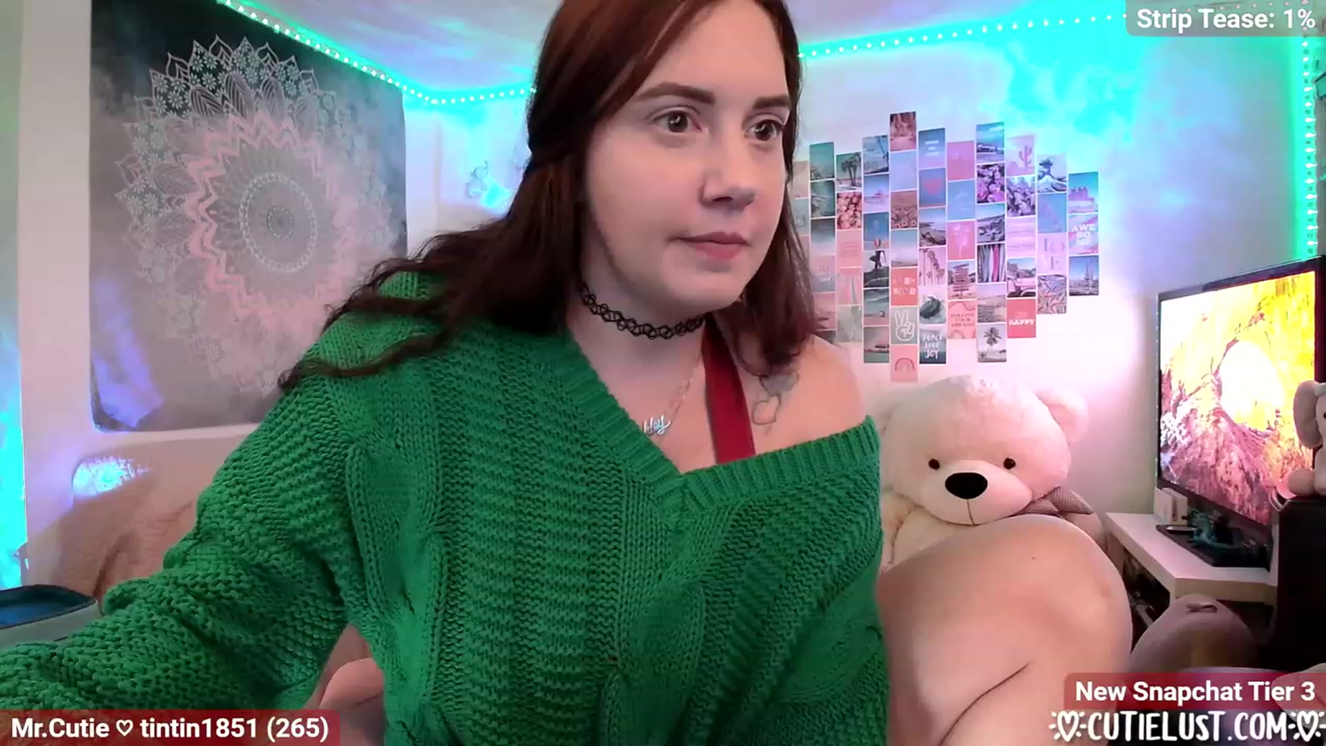 Gallery image thumbnail from Ashley's myfreecams stream on, 12/24/2022, 07:23 image 6 of 20