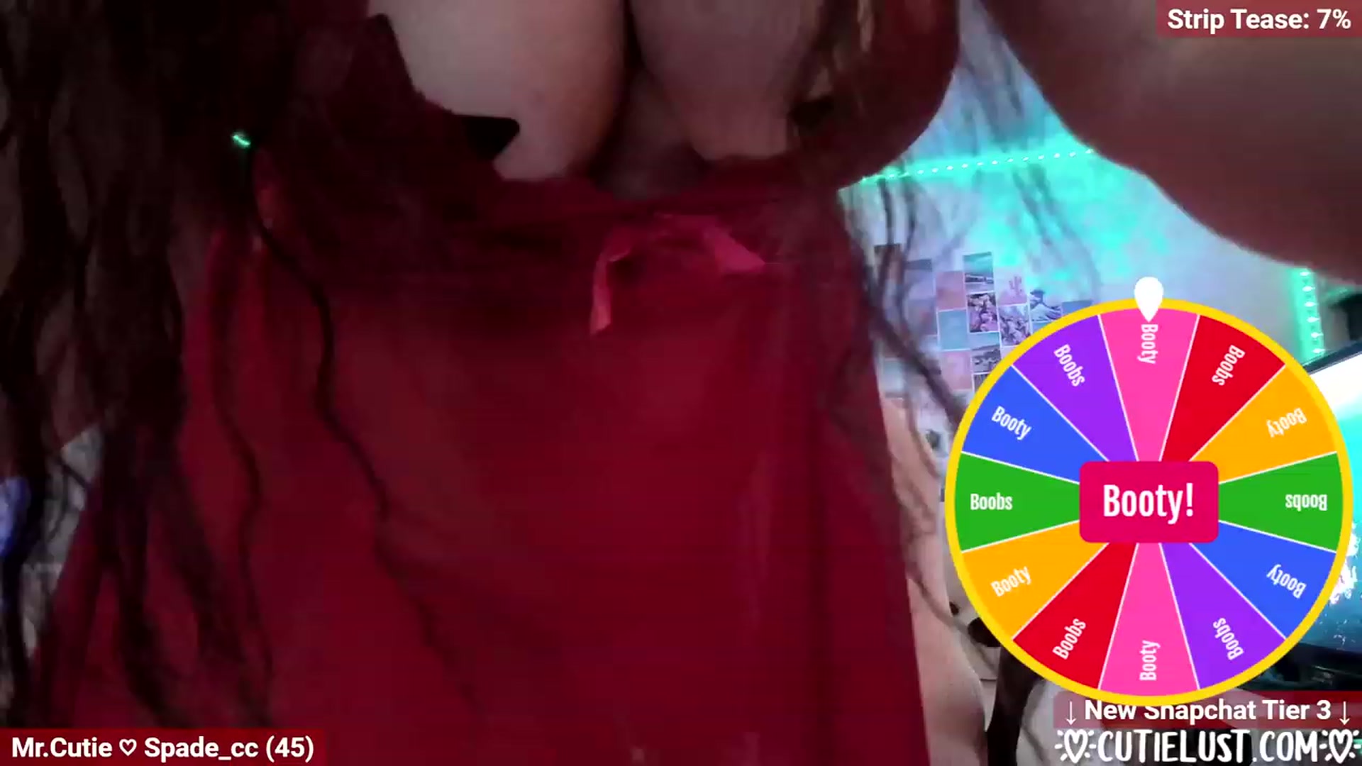 Gallery image thumbnail from Ashley's myfreecams stream on, 12/24/2022, 07:23 image 10 of 20