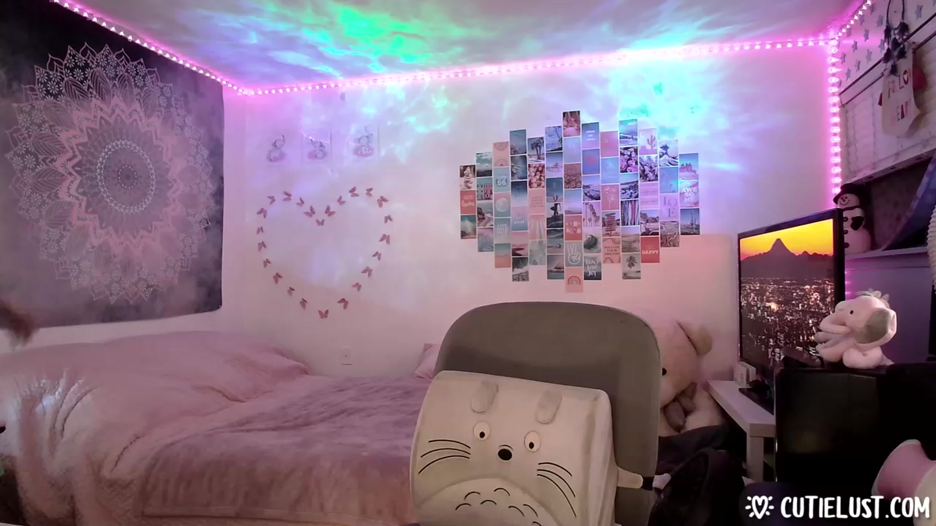 Gallery image thumbnail from Ashley's myfreecams stream on, 01/22/2023, 06:59 image 11 of 20