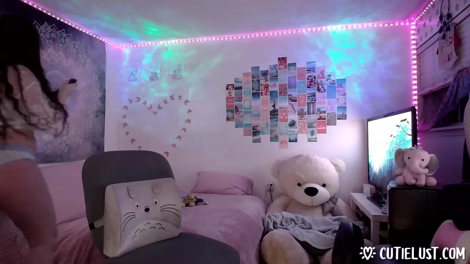 Gallery image thumbnail from Ashley's myfreecams stream on, 02/11/2023, 07:30 image 4 of 20