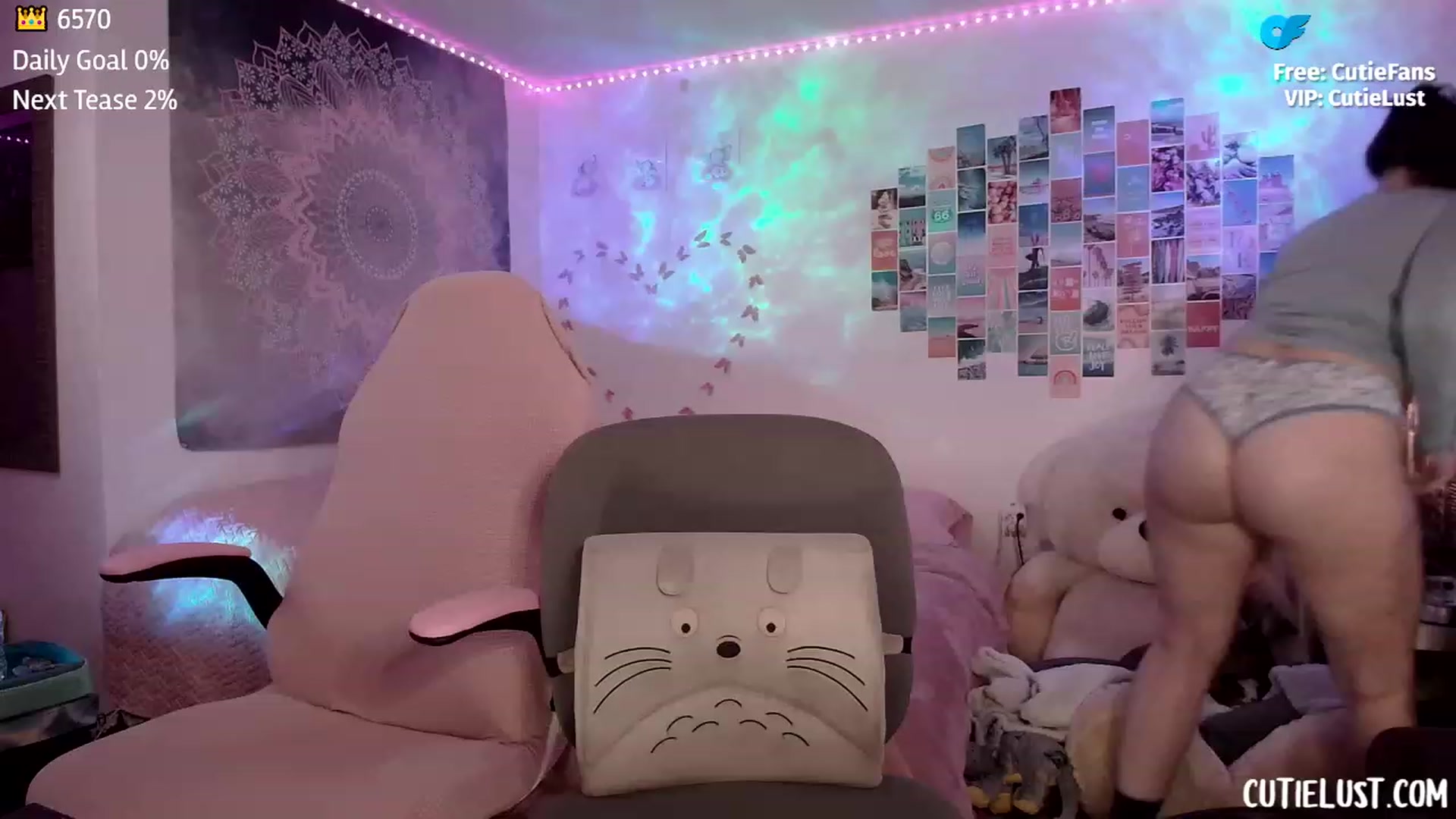 Gallery image thumbnail from Ashley's myfreecams stream on, 02/12/2023, 05:06 image 6 of 20