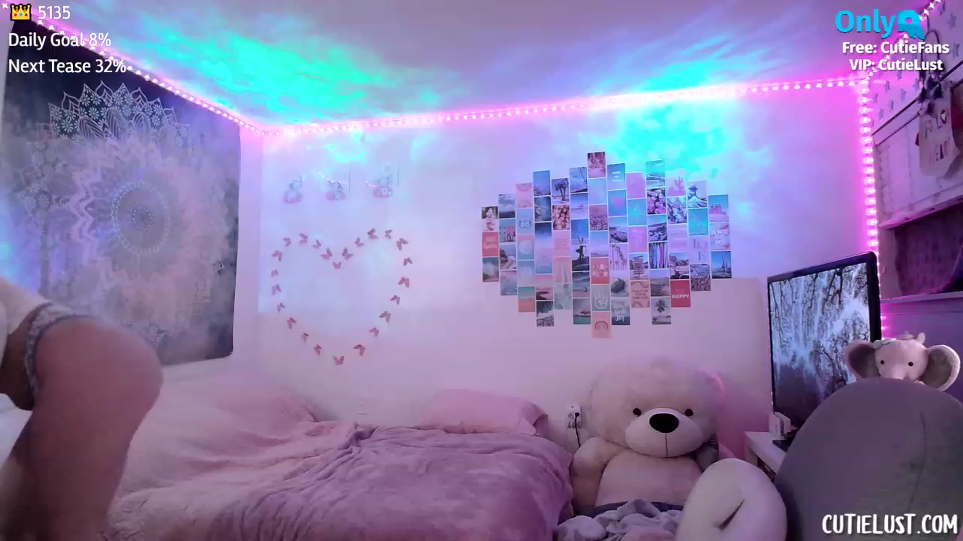 Gallery image thumbnail from Ashley's myfreecams stream on, 02/12/2023, 07:26 image 7 of 20