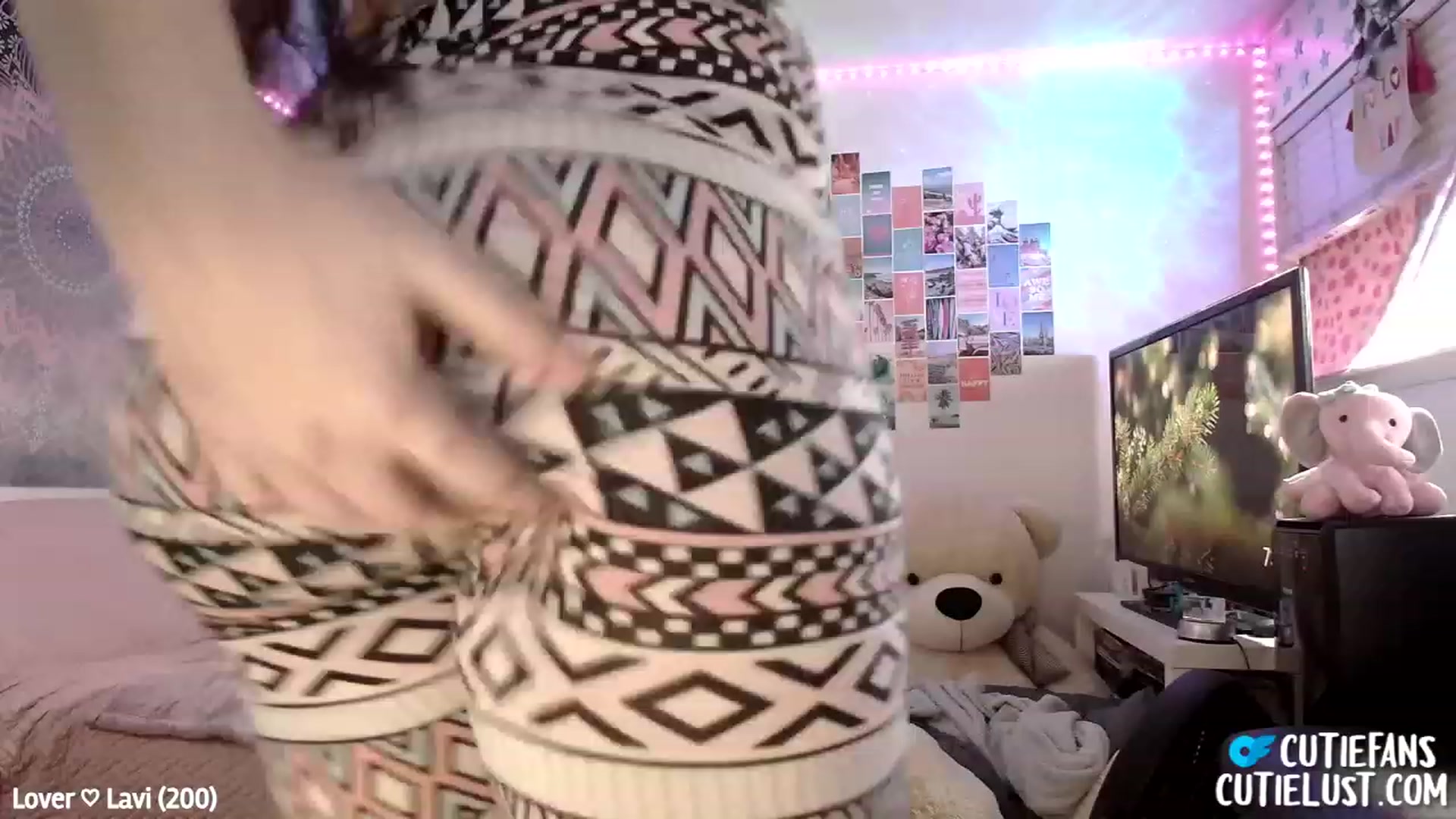Gallery image thumbnail from Ashley's myfreecams stream on, 02/26/2023, 13:15 image 16 of 20