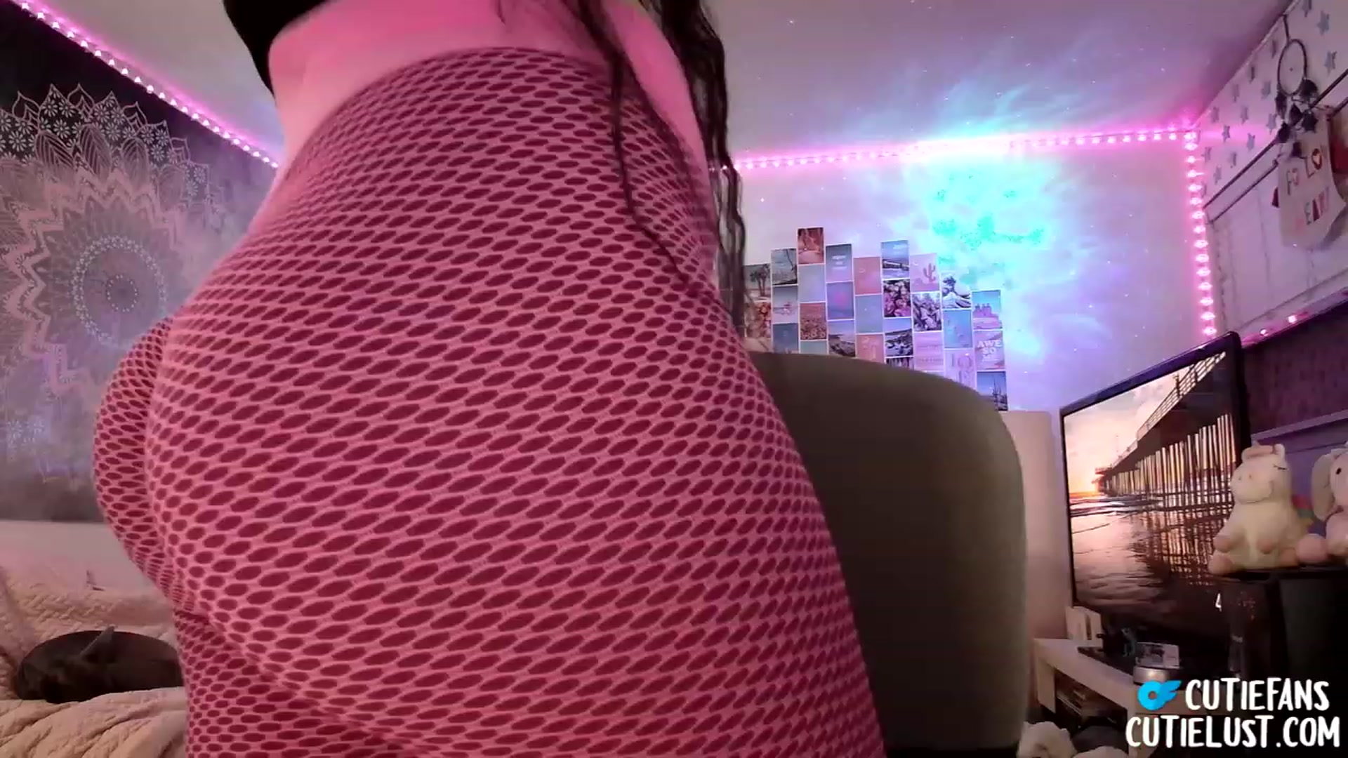 Gallery image thumbnail from Ashley's myfreecams stream on, 03/12/2023, 09:37 image 8 of 20