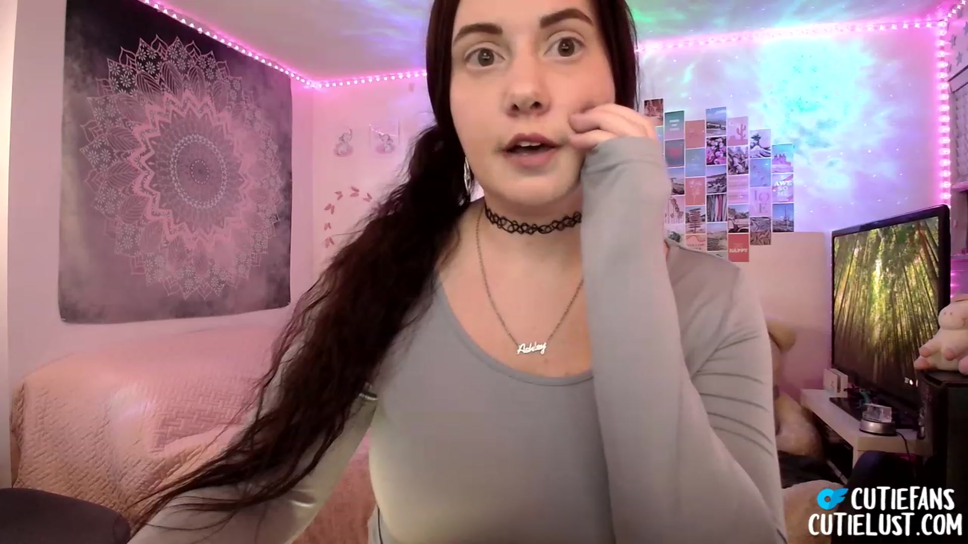 Gallery image thumbnail from Ashley's myfreecams stream on, 03/15/2023, 11:20 image 16 of 20