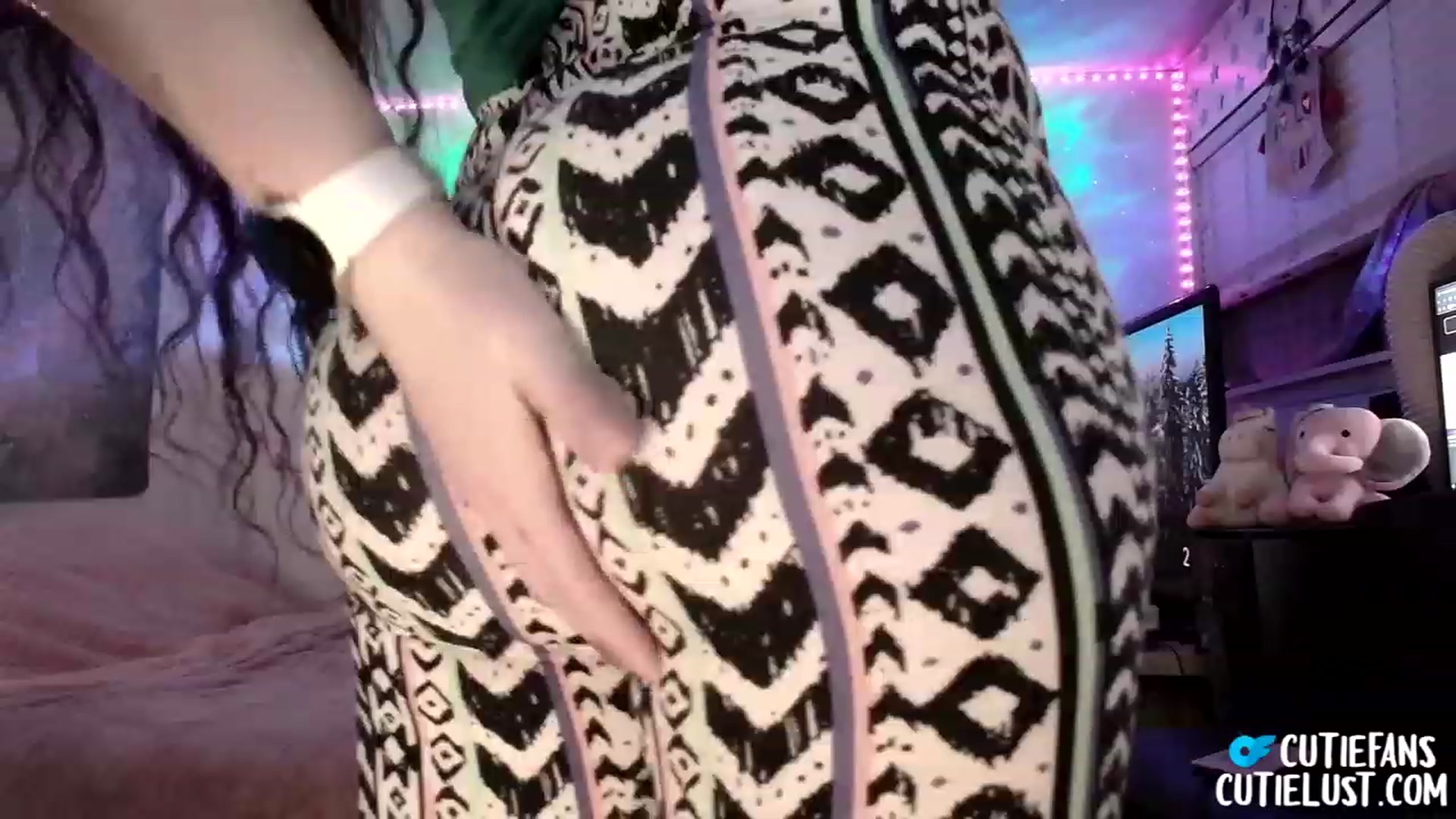 Gallery image thumbnail from Ashley's myfreecams stream on, 03/18/2023, 06:28 image 14 of 20