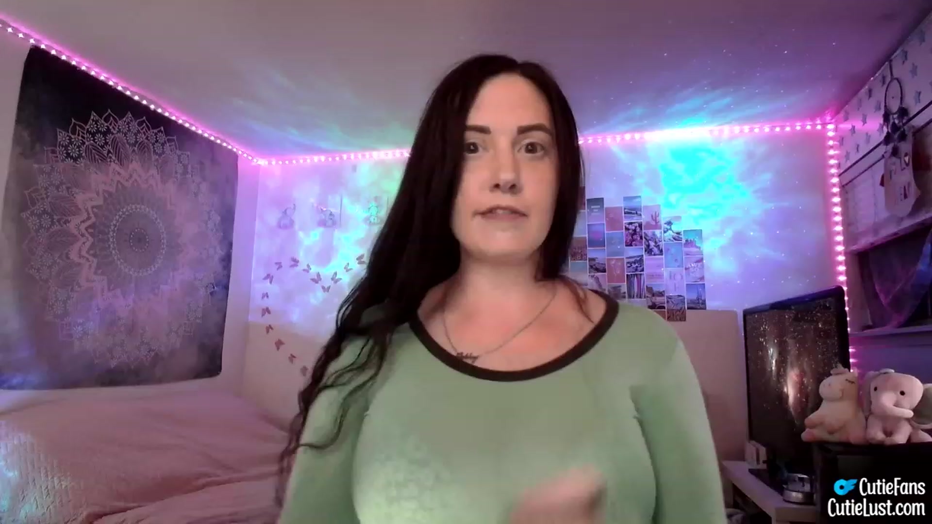 Gallery image thumbnail from Ashley's myfreecams stream on, 04/02/2023, 09:15 image 7 of 20