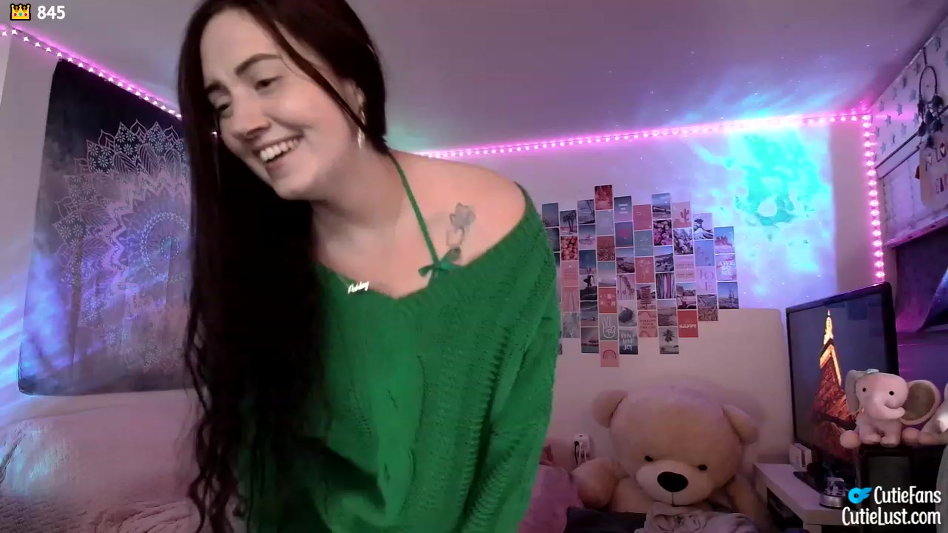 Gallery image thumbnail from Ashley's myfreecams stream on, 04/08/2023, 09:39 image 15 of 20