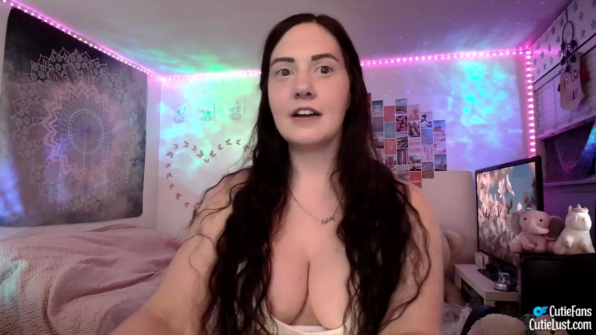 Gallery image thumbnail from Ashley's myfreecams stream on, 04/09/2023, 04:53 image 17 of 20