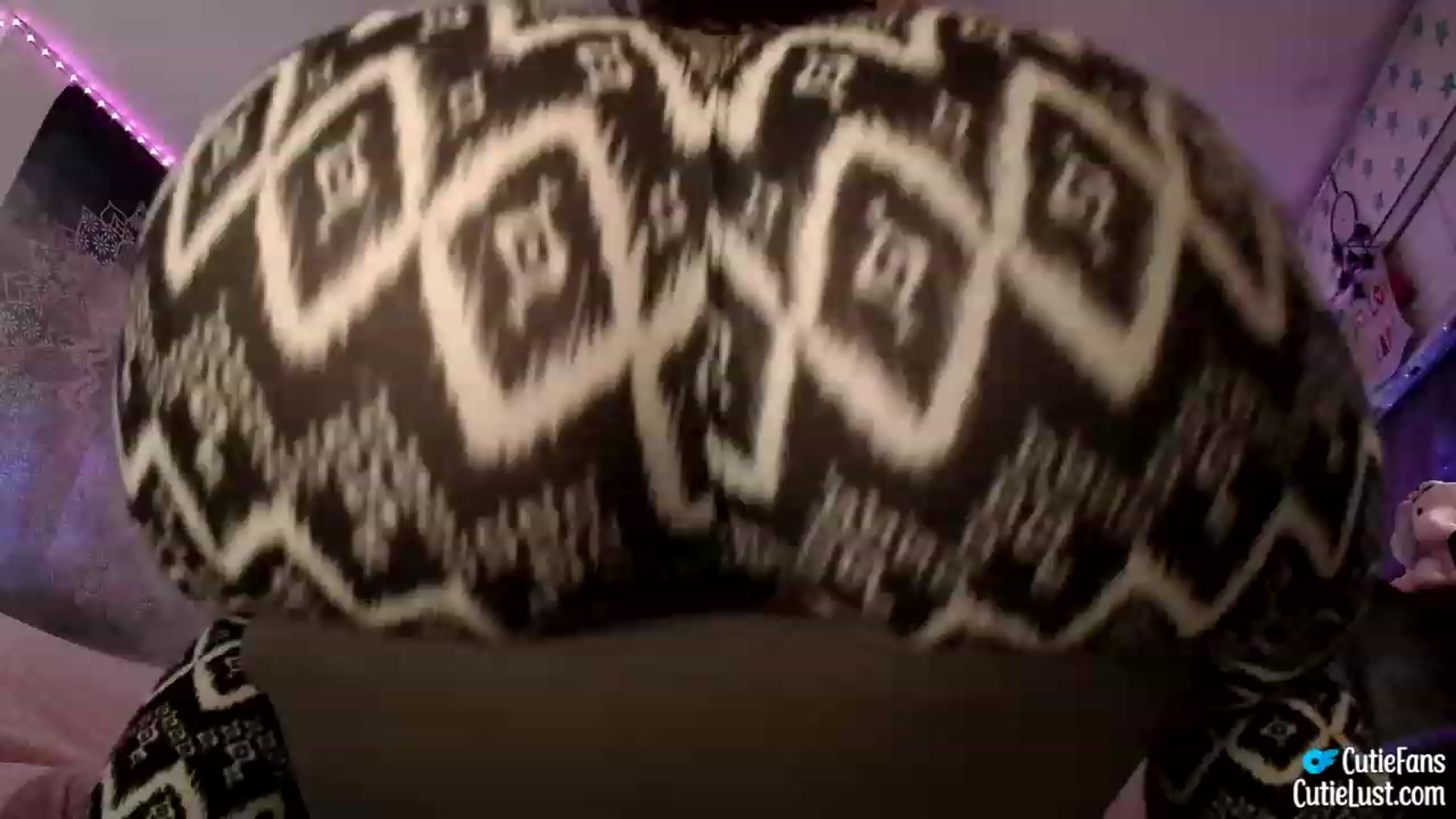 Gallery image thumbnail from Ashley's myfreecams stream on, 04/16/2023, 06:36 image 7 of 20