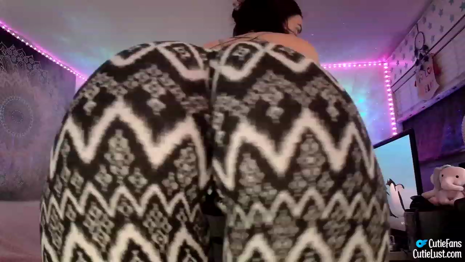 Gallery image thumbnail from Ashley's myfreecams stream on, 04/16/2023, 06:36 image 6 of 20