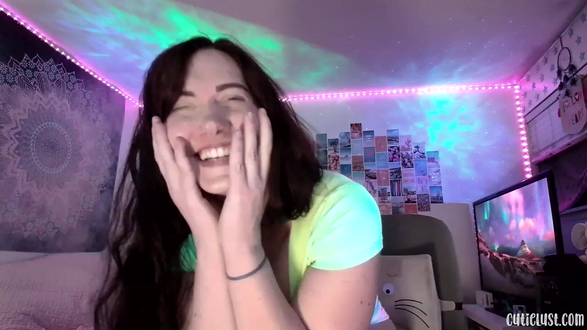 Gallery image thumbnail from Ashley's myfreecams stream on, 04/30/2023, 07:20 image 7 of 20