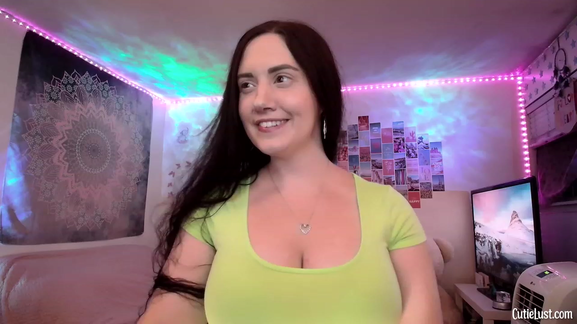 Gallery image thumbnail from Ashley's myfreecams stream on, 06/04/2023, 04:24 image 7 of 20