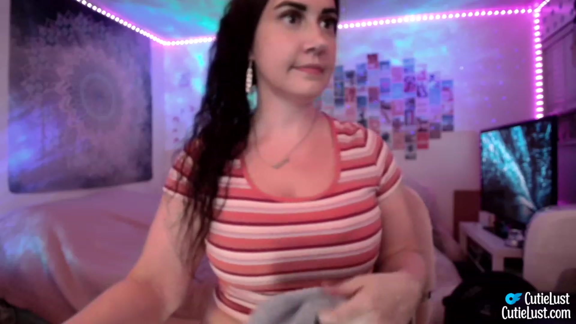 Gallery image thumbnail from Ashley's myfreecams stream on, 07/30/2023, 24:58 image 11 of 20