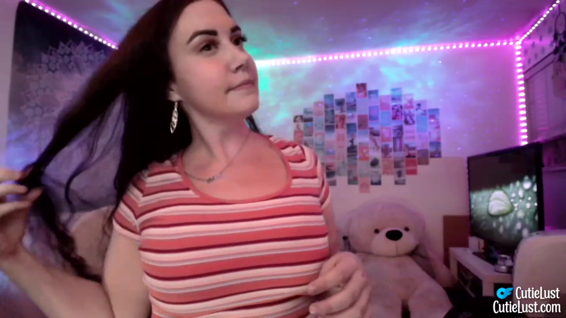 Gallery image thumbnail from Ashley's myfreecams stream on, 07/30/2023, 24:58 image 10 of 20