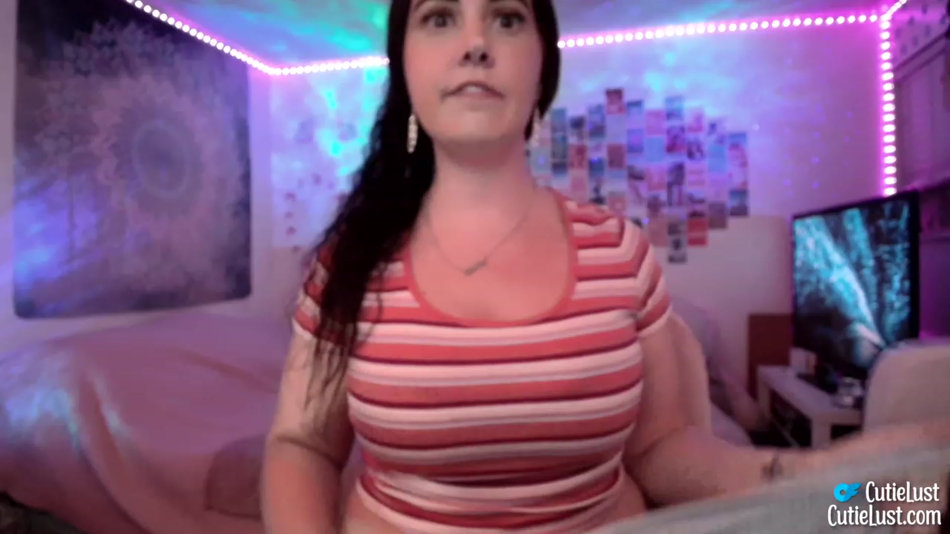 Gallery image thumbnail from Ashley's myfreecams stream on, 07/30/2023, 01:44 image 4 of 20