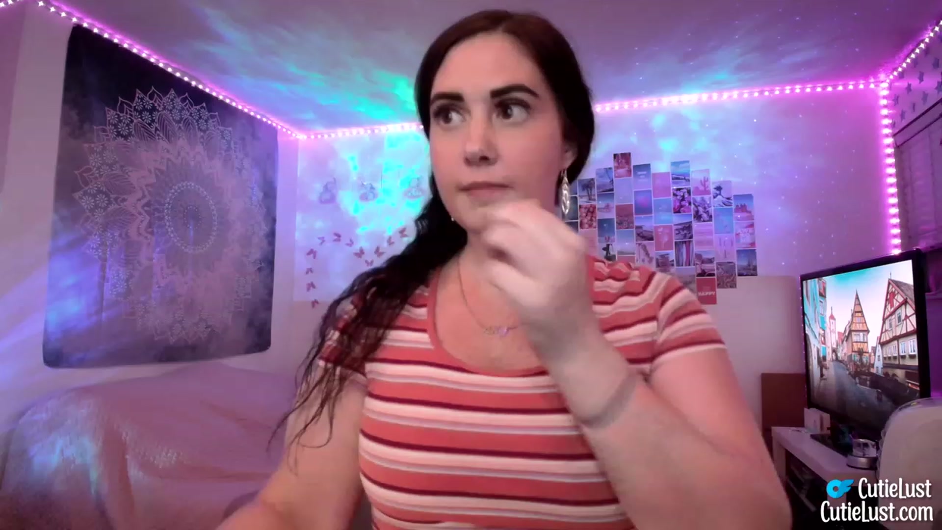 Gallery image thumbnail from Ashley's myfreecams stream on, 07/30/2023, 01:44 image 11 of 20