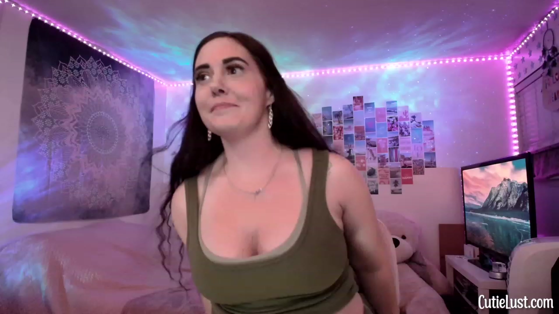 Gallery image thumbnail from Ashley's myfreecams stream on, 07/30/2023, 07:25 image 18 of 20