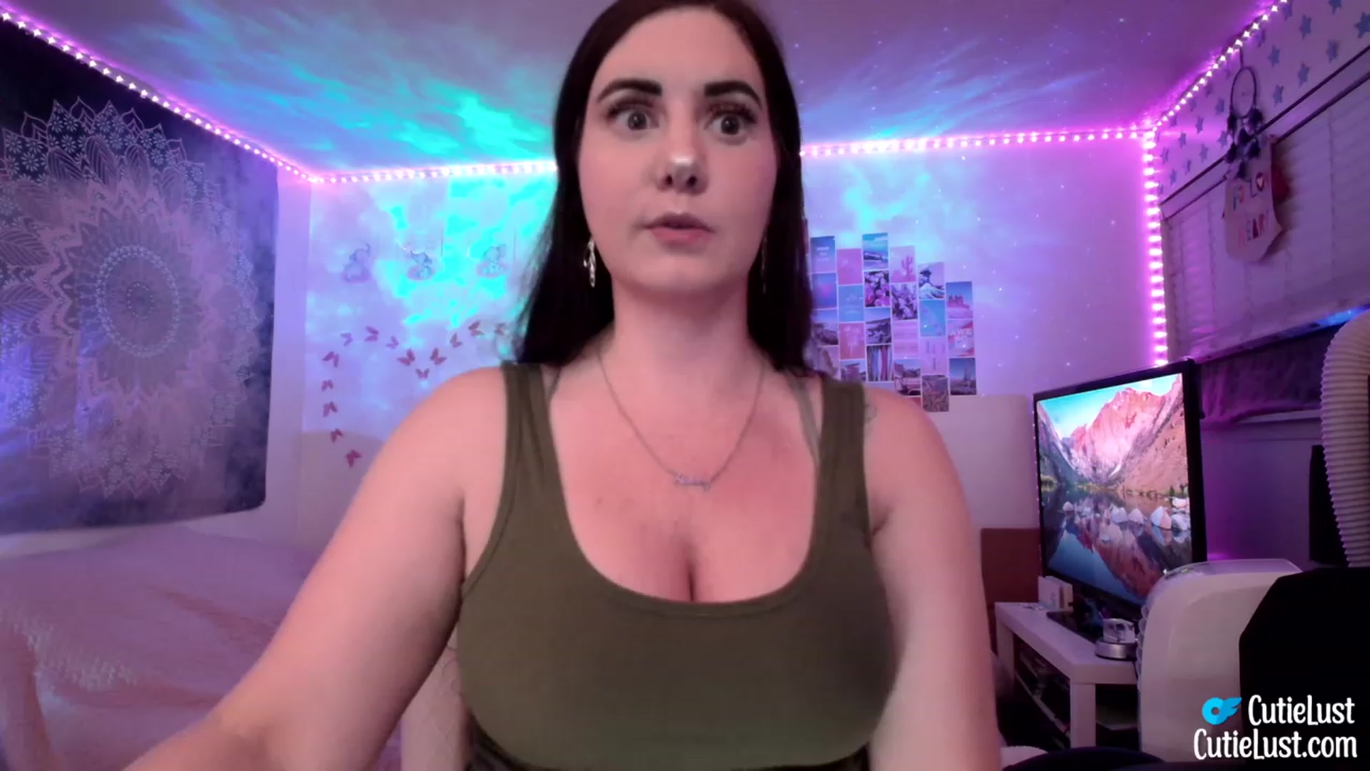 Gallery image thumbnail from Ashley's myfreecams stream on, 07/30/2023, 07:25 image 1 of 20