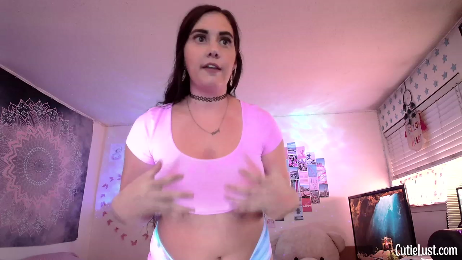 Gallery image thumbnail from Ashley's myfreecams stream on, 08/12/2023, 14:15 image 10 of 20