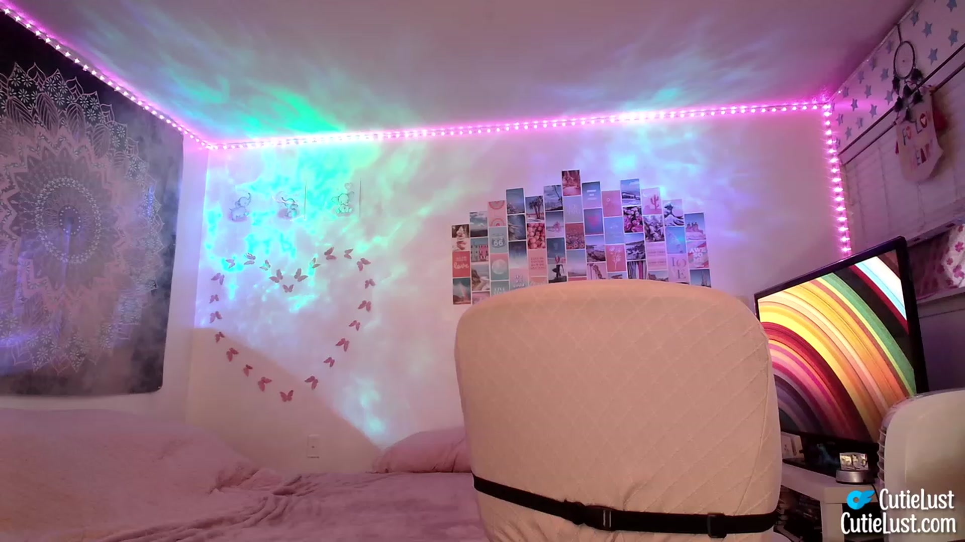 Gallery image thumbnail from Ashley's myfreecams stream on, 08/26/2023, 21:22 image 11 of 20