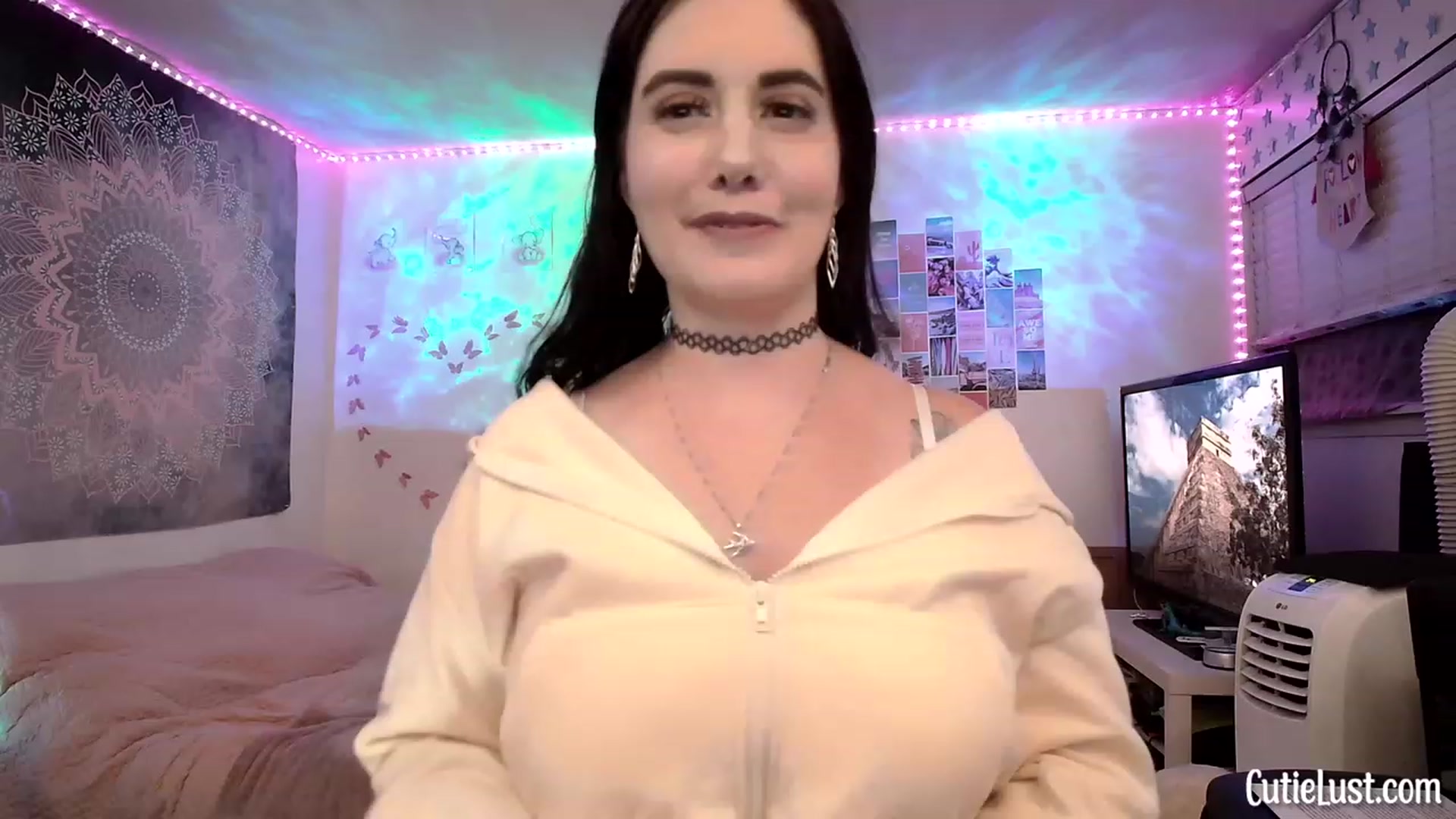 Gallery image thumbnail from Ashley's myfreecams stream on, 09/24/2023, 05:48 image 12 of 20