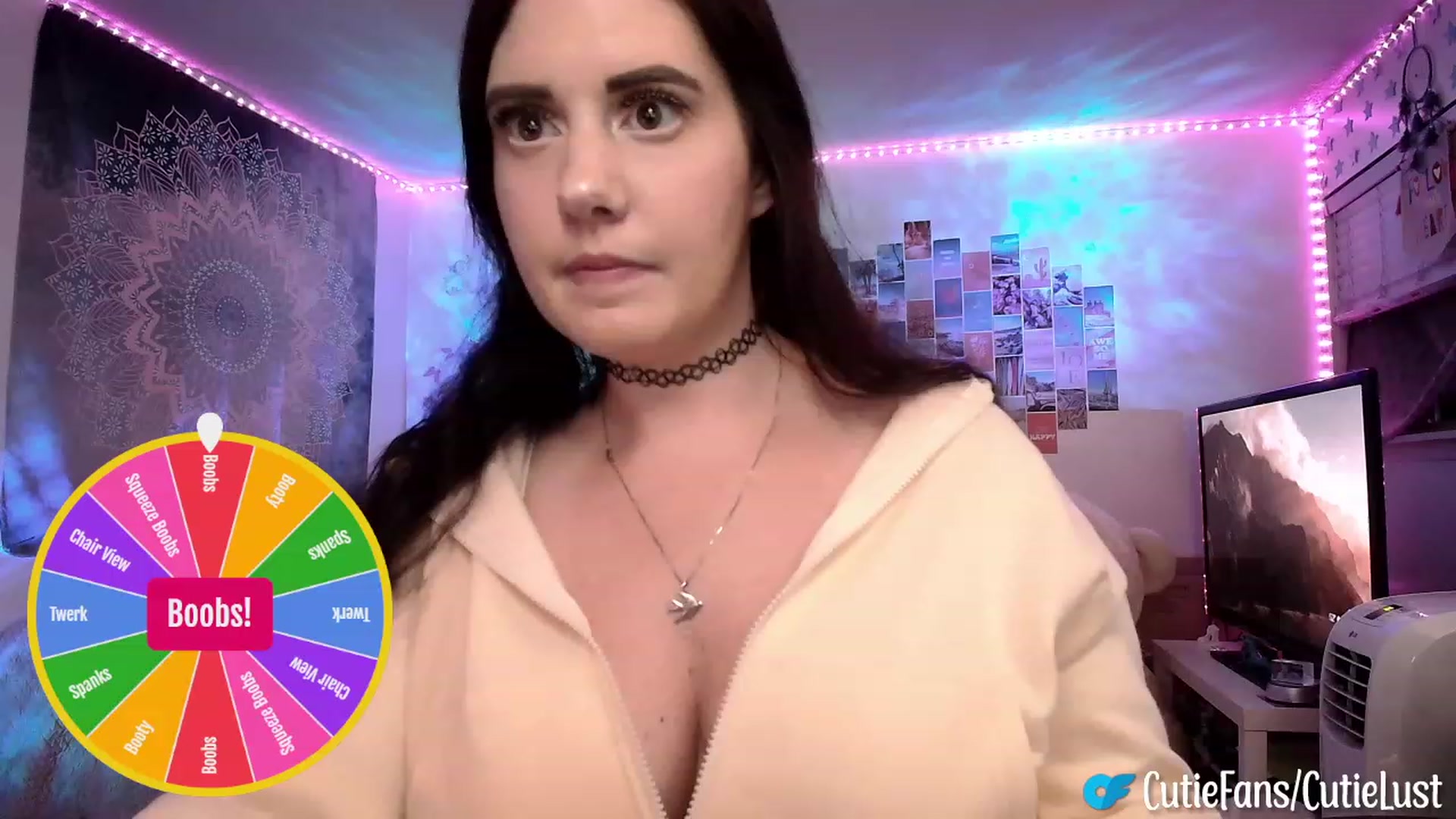 Gallery image thumbnail from Ashley's myfreecams stream on, 09/30/2023, 07:28 image 16 of 20