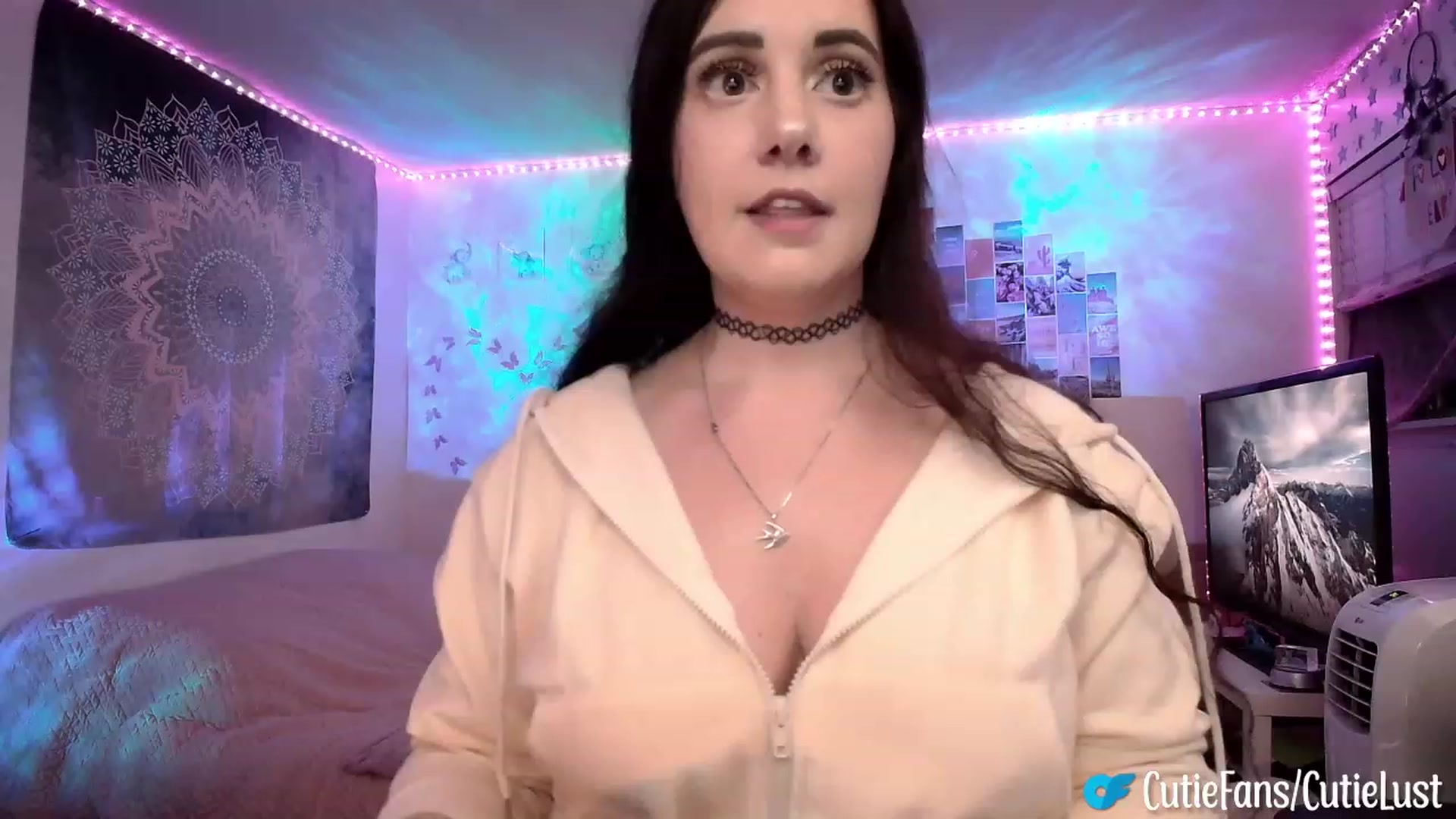 Gallery image thumbnail from Ashley's myfreecams stream on, 09/30/2023, 09:32 image 6 of 20