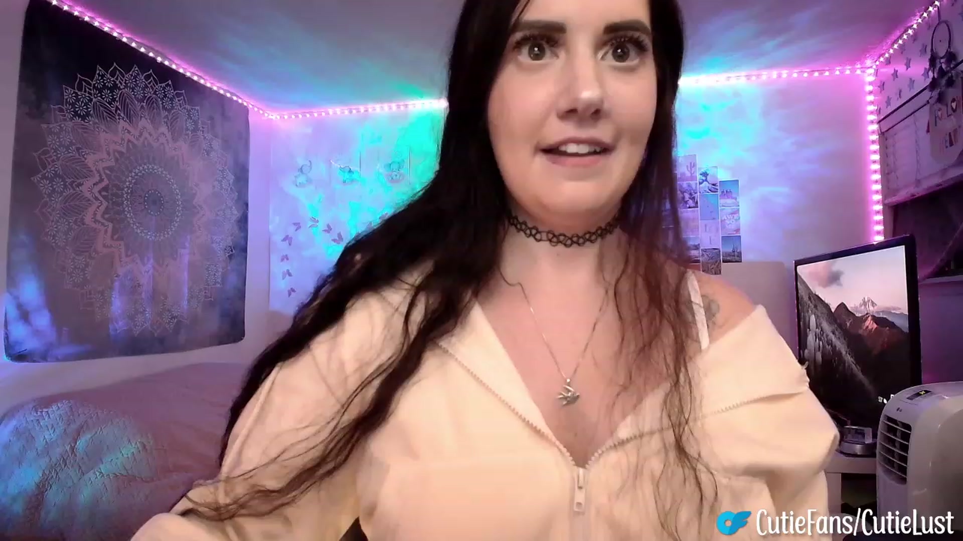 Gallery image thumbnail from Ashley's myfreecams stream on, 09/30/2023, 09:32 image 19 of 20