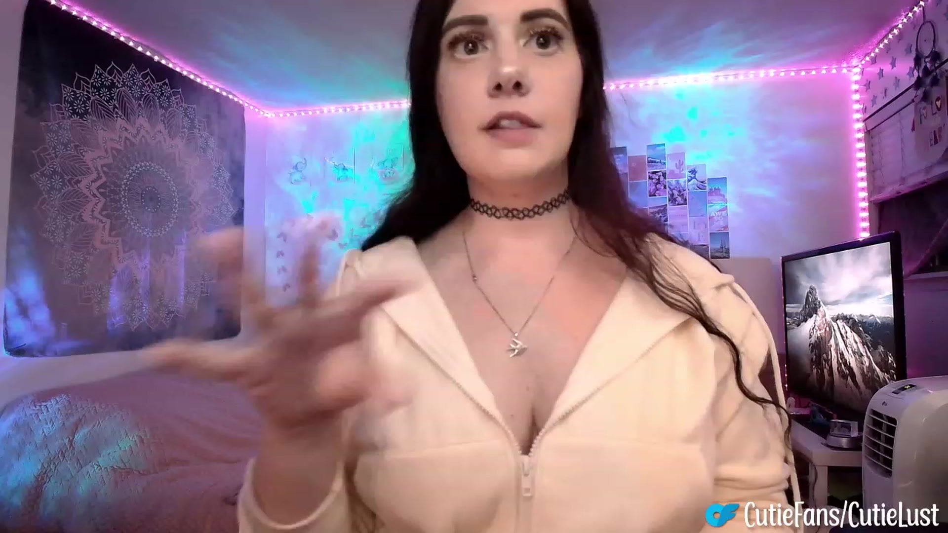 Gallery image thumbnail from Ashley's myfreecams stream on, 09/30/2023, 09:32 image 7 of 20