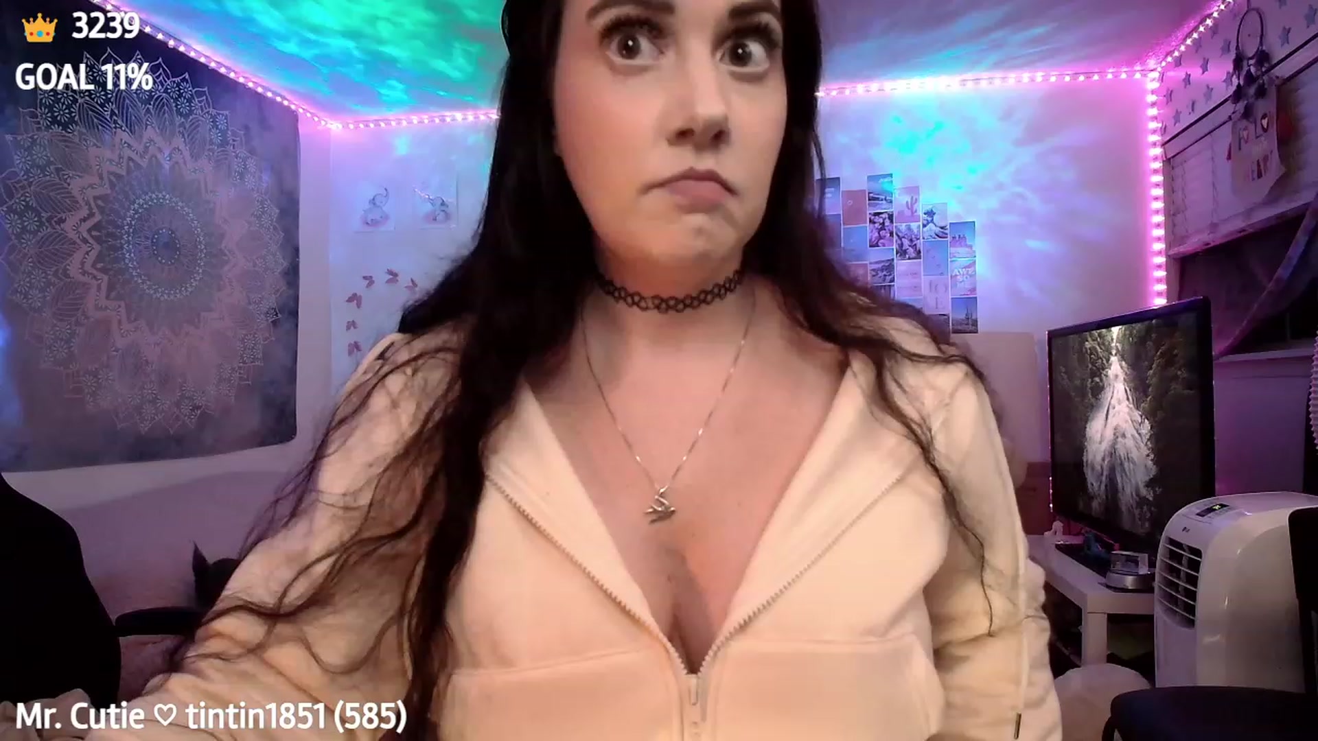 Gallery image thumbnail from Ashley's myfreecams stream on, 09/30/2023, 11:18 image 6 of 20