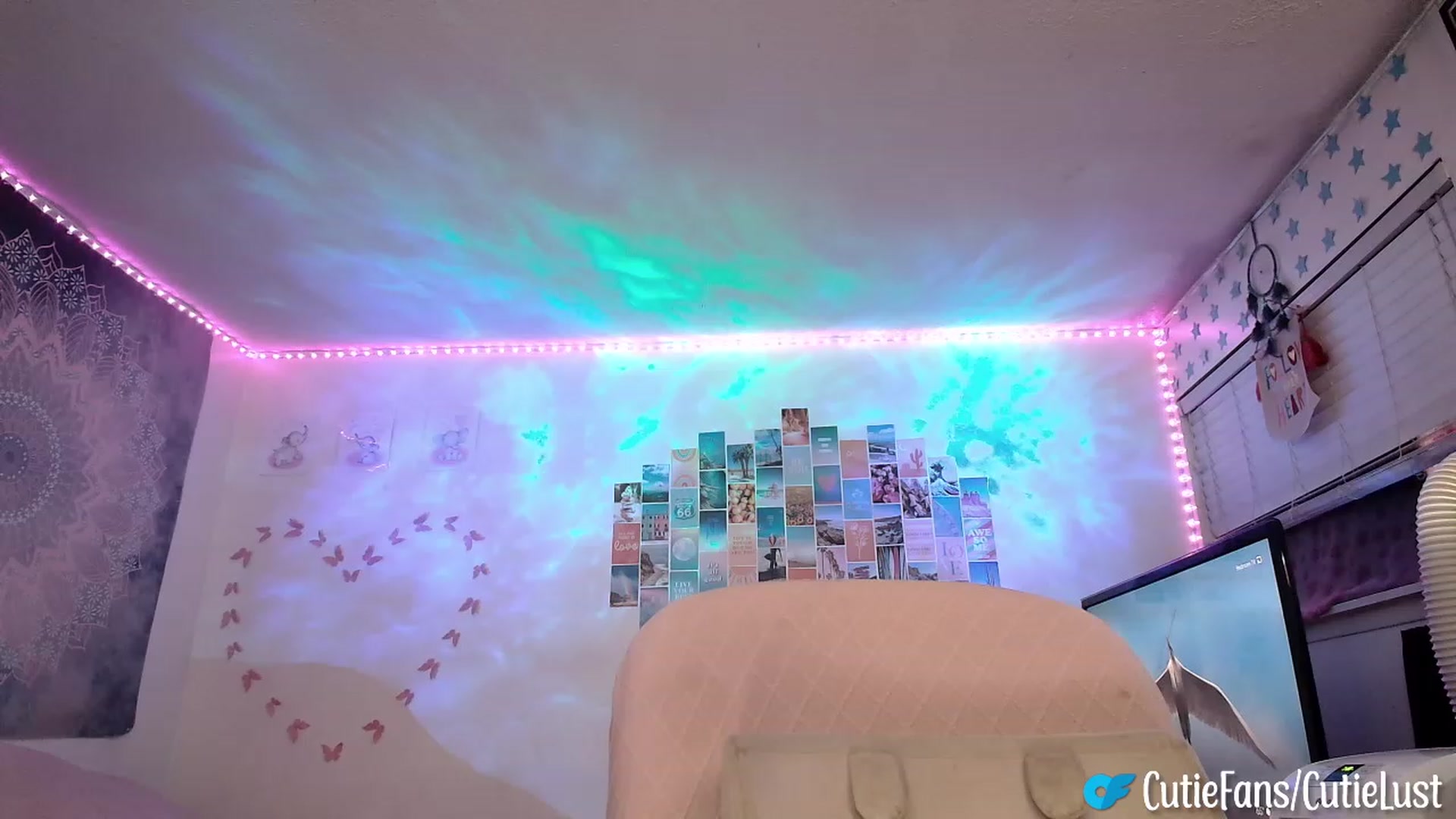 Gallery image thumbnail from Ashley's myfreecams stream on, 10/07/2023, 14:01 image 11 of 20