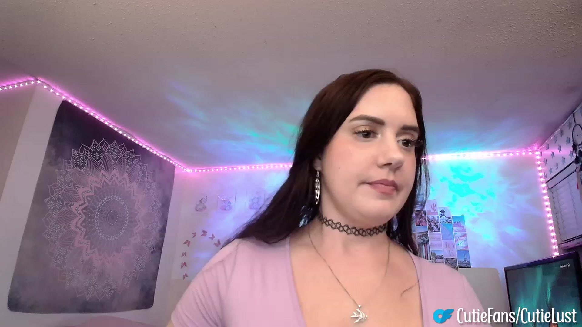 Gallery image thumbnail from Ashley's myfreecams stream on, 10/07/2023, 14:01 image 4 of 20