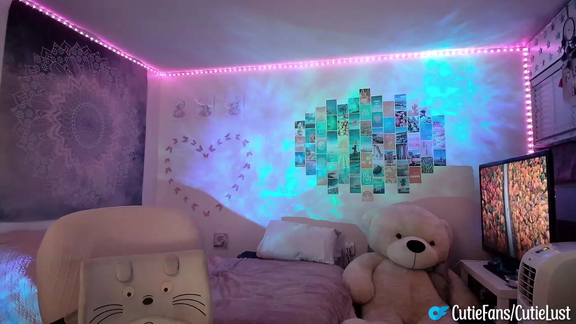 Gallery image thumbnail from Ashley's myfreecams stream on, 10/28/2023, 03:15 image 13 of 20