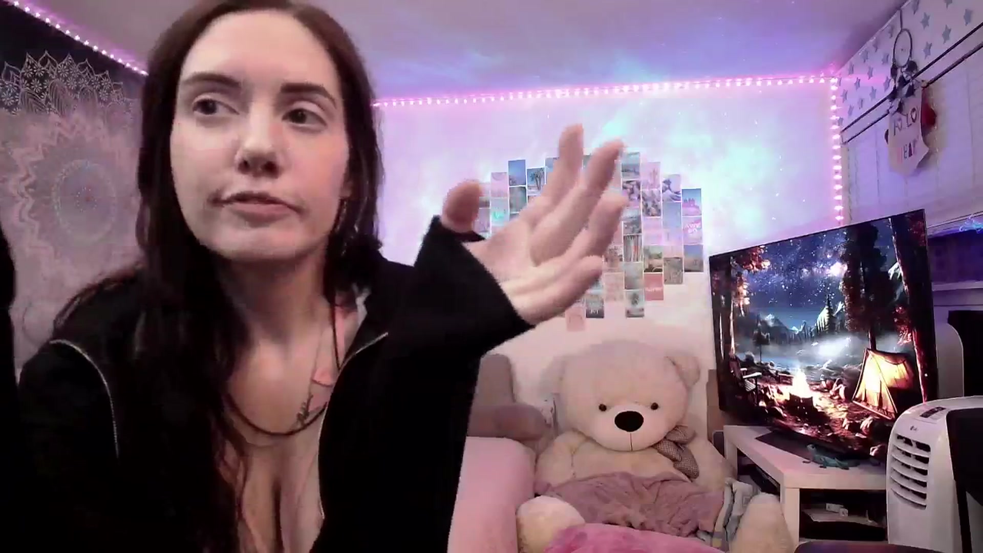 Gallery image thumbnail from Ashley's myfreecams stream on, 03/01/2024, 09:43 image 20 of 20