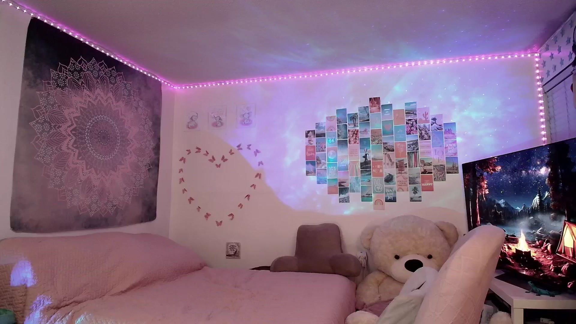 Gallery image thumbnail from Ashley's myfreecams stream on, 03/01/2024, 09:43 image 6 of 20
