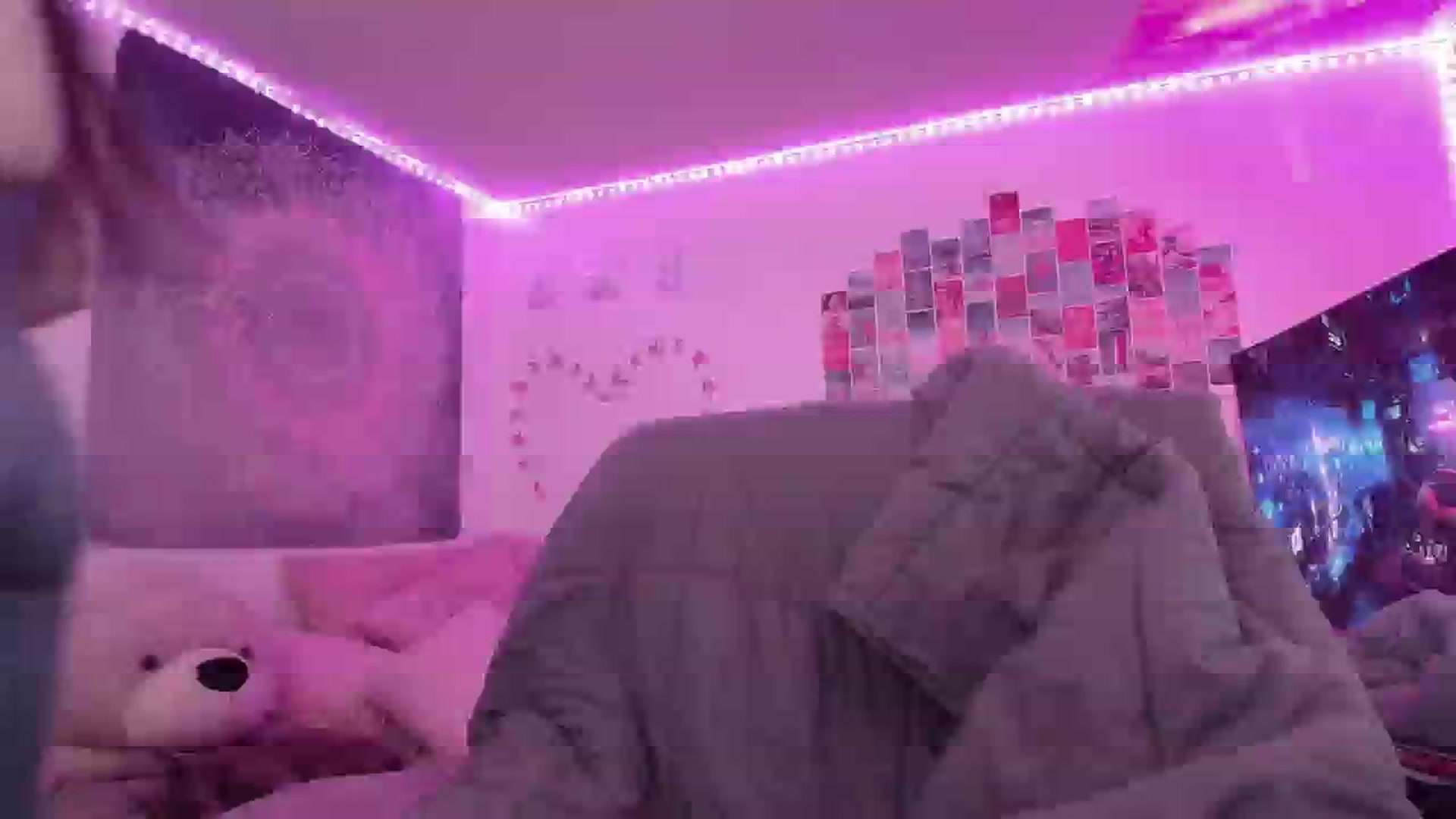 Gallery image thumbnail from Ashley's myfreecams stream on, 09/28/2024, 08:11 image 1 of 20