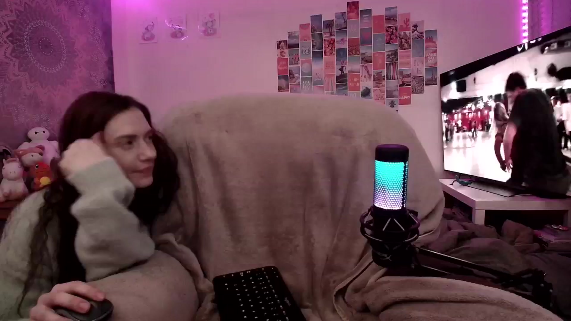 Gallery image thumbnail from Ashley's myfreecams stream on, 10/13/2024, 09:45 image 16 of 20
