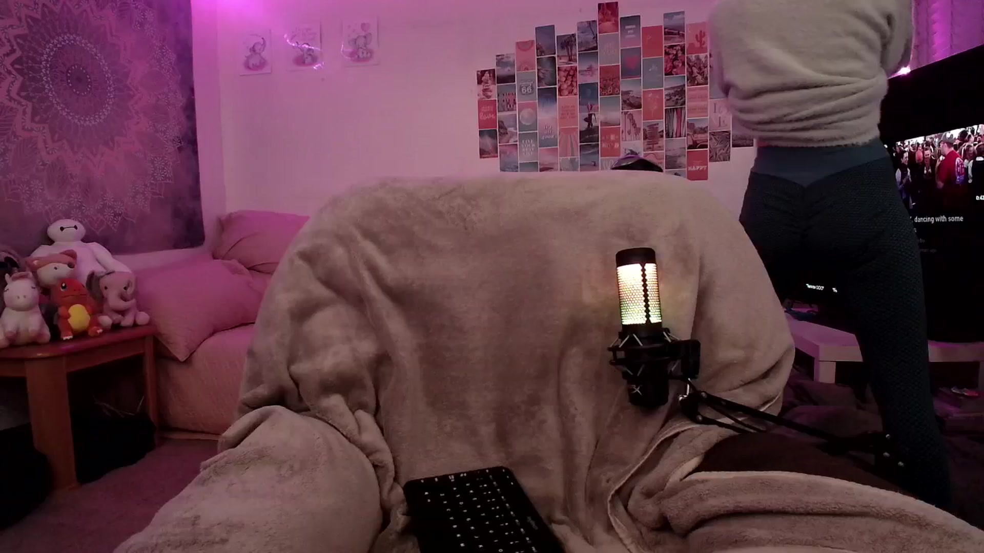Gallery image thumbnail from Ashley's myfreecams stream on, 10/13/2024, 09:45 image 17 of 20