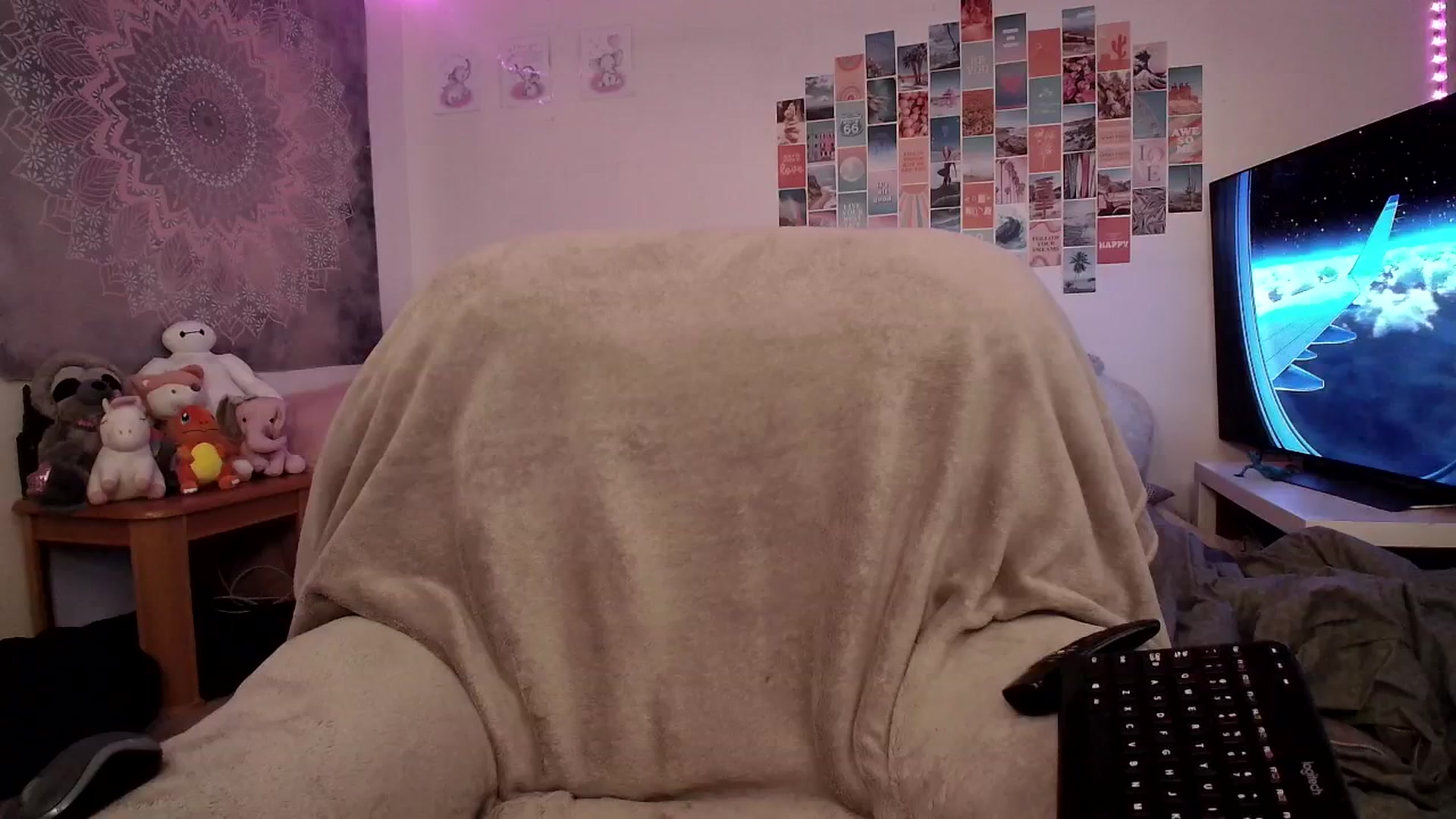 Gallery image thumbnail from Ashley's myfreecams stream on, 10/13/2024, 09:45 image 9 of 20