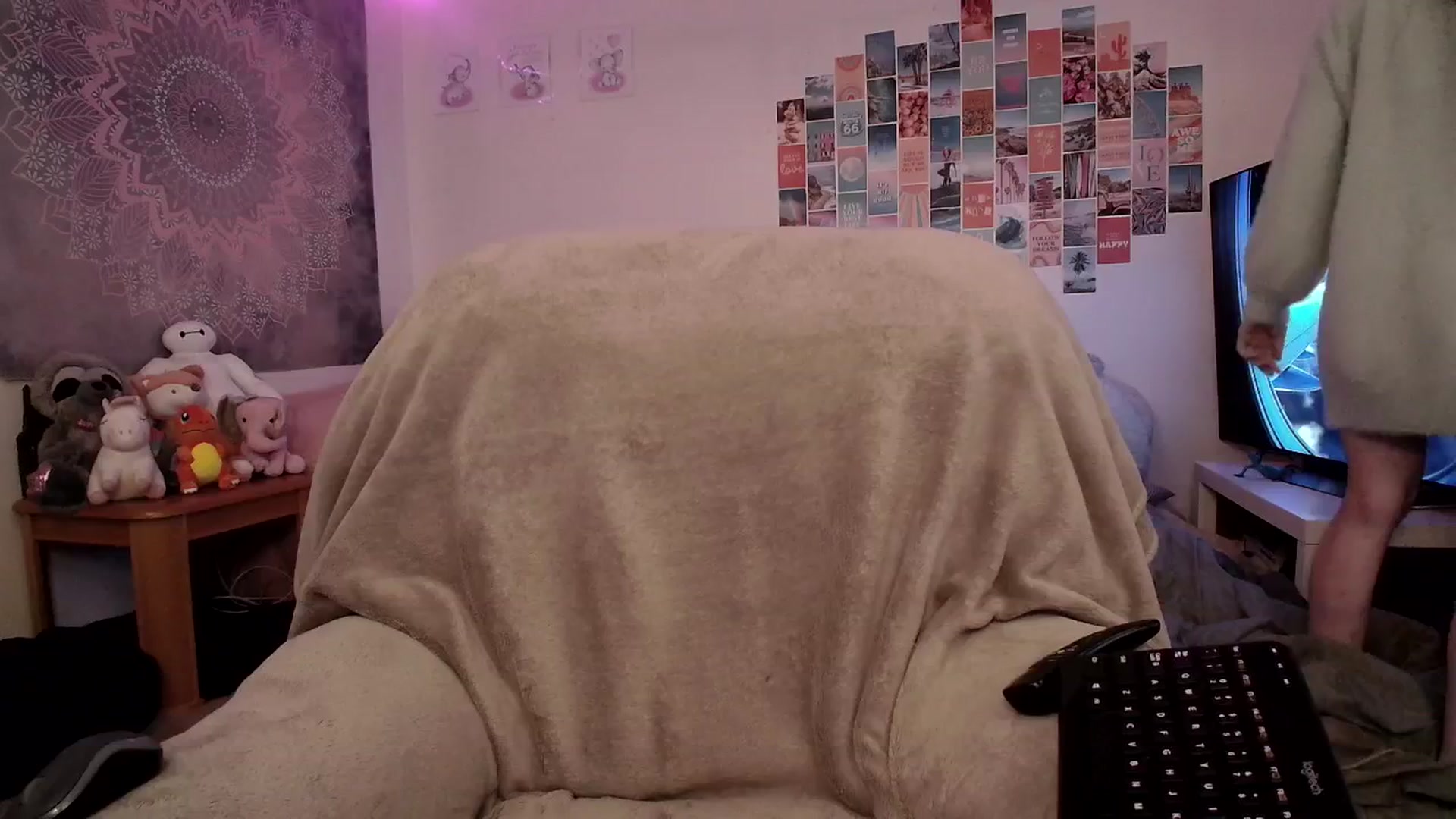 Gallery image thumbnail from Ashley's myfreecams stream on, 10/13/2024, 09:45 image 10 of 20
