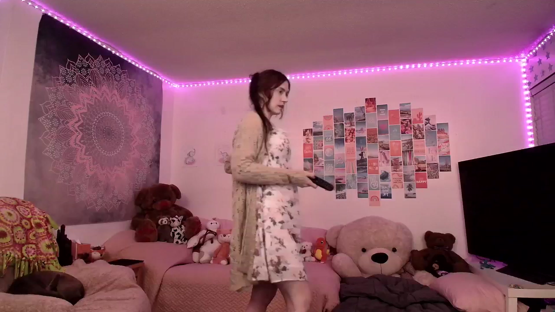 Gallery image thumbnail from Ashley's myfreecams stream on, 10/27/2024, 10:22 image 20 of 20