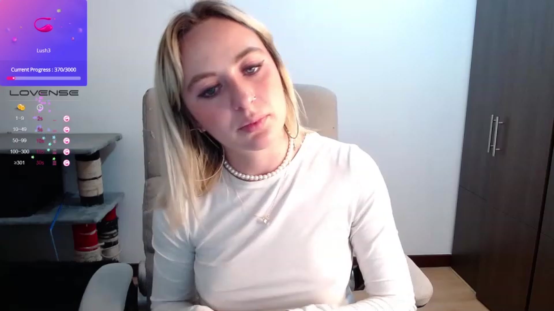 Gallery image thumbnail from Ashley0000's myfreecams stream on, 07/11/2023, 24:20 image 13 of 20