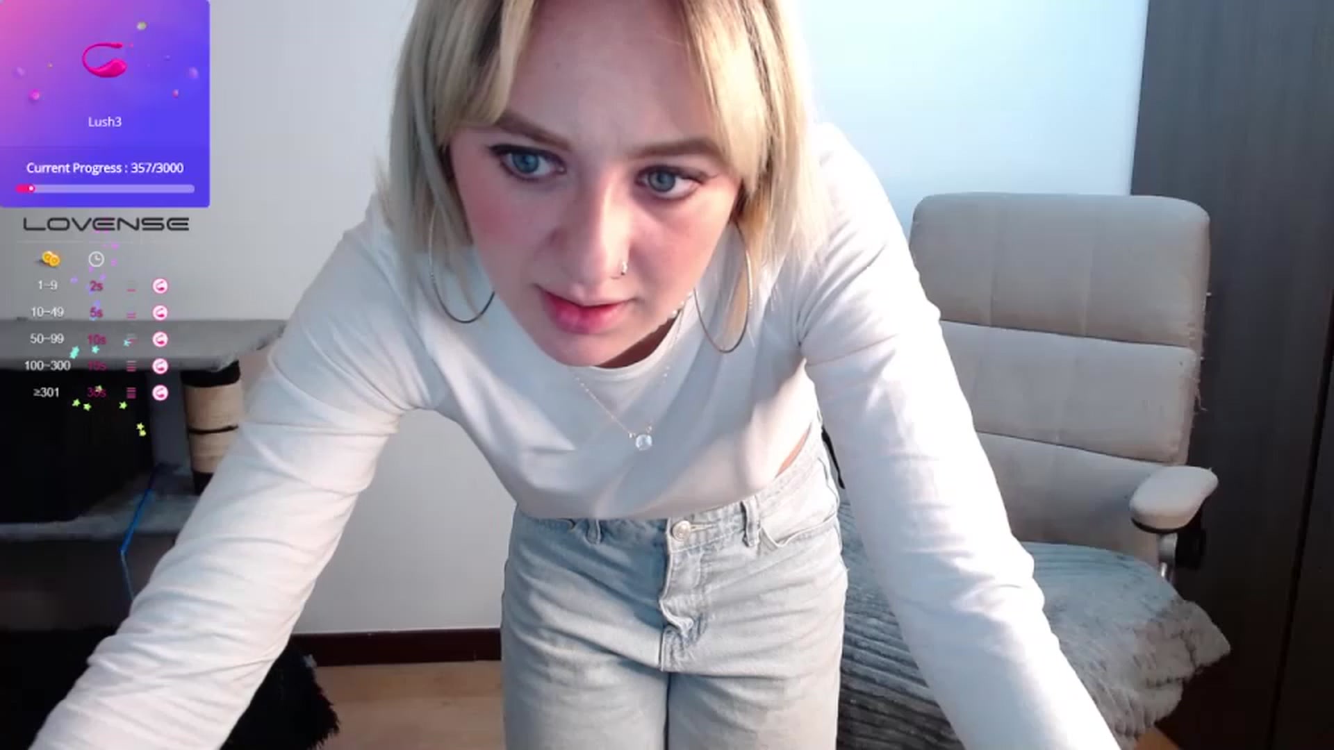 Gallery image thumbnail from Ashley0000's myfreecams stream on, 07/11/2023, 24:20 image 6 of 20